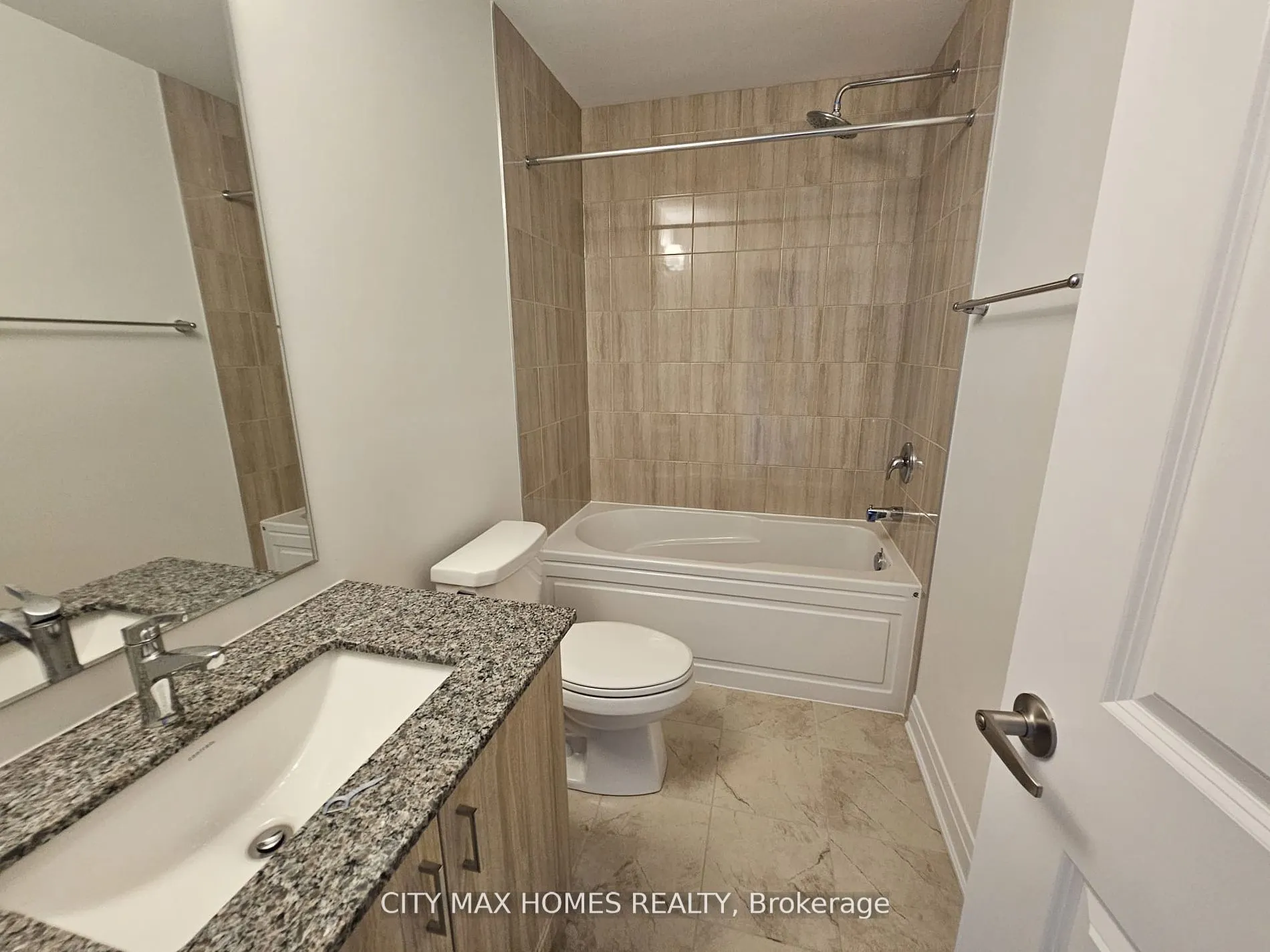 3240 Mariner Passage