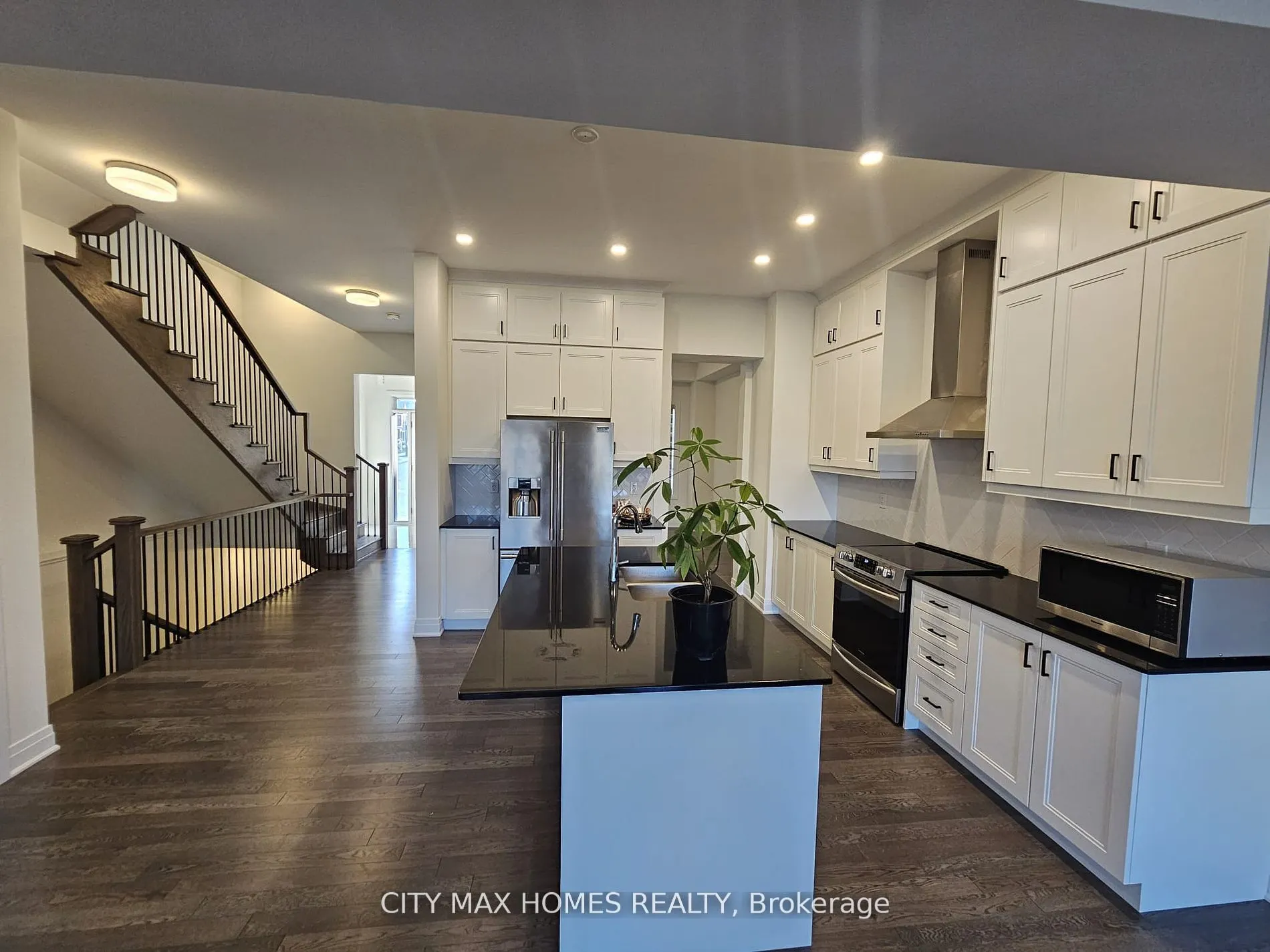 3240 Mariner Passage