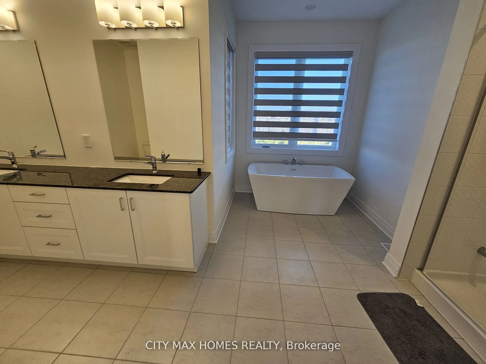 3240 Mariner Passage