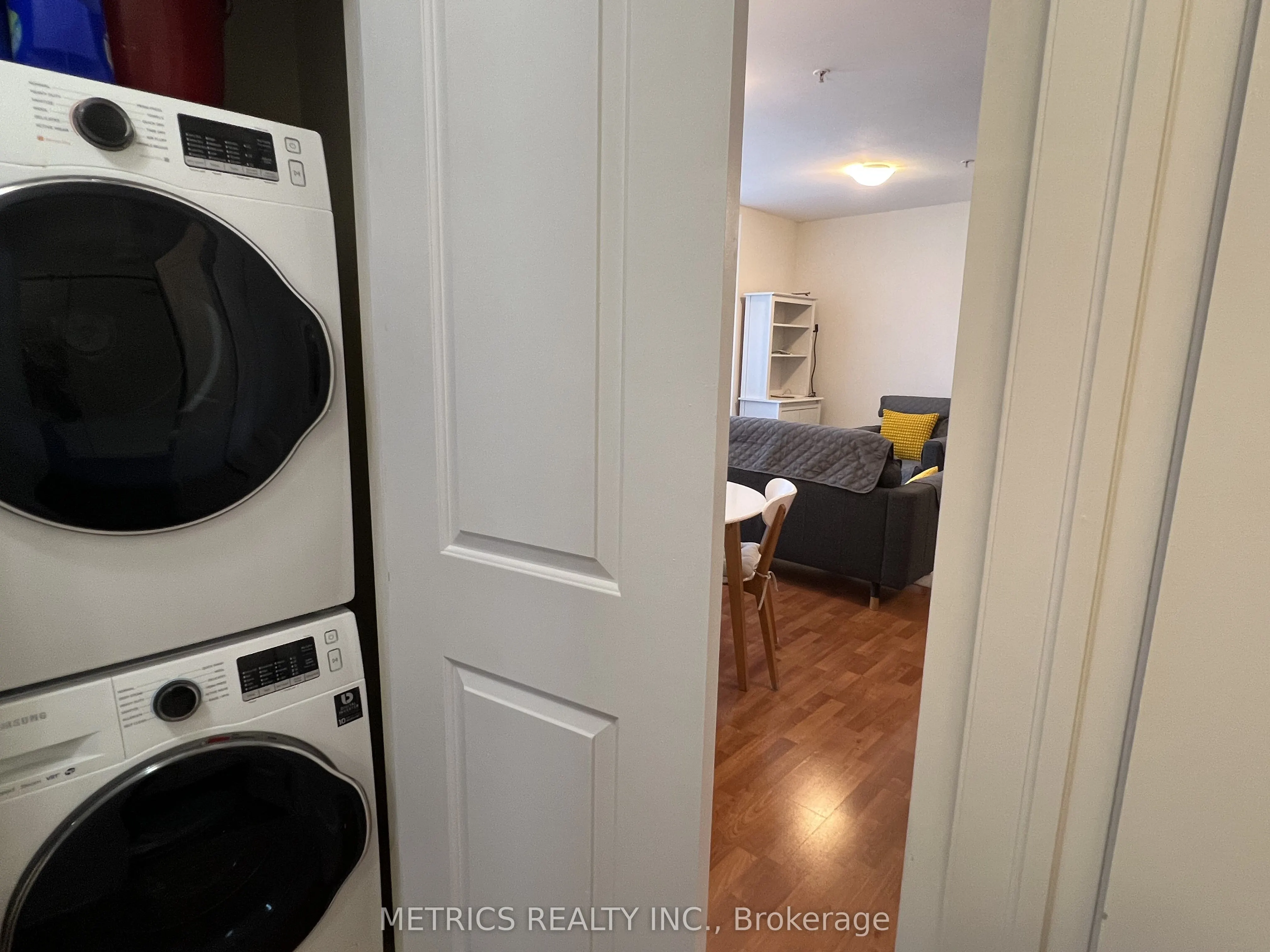 459 Kerr Street, #201