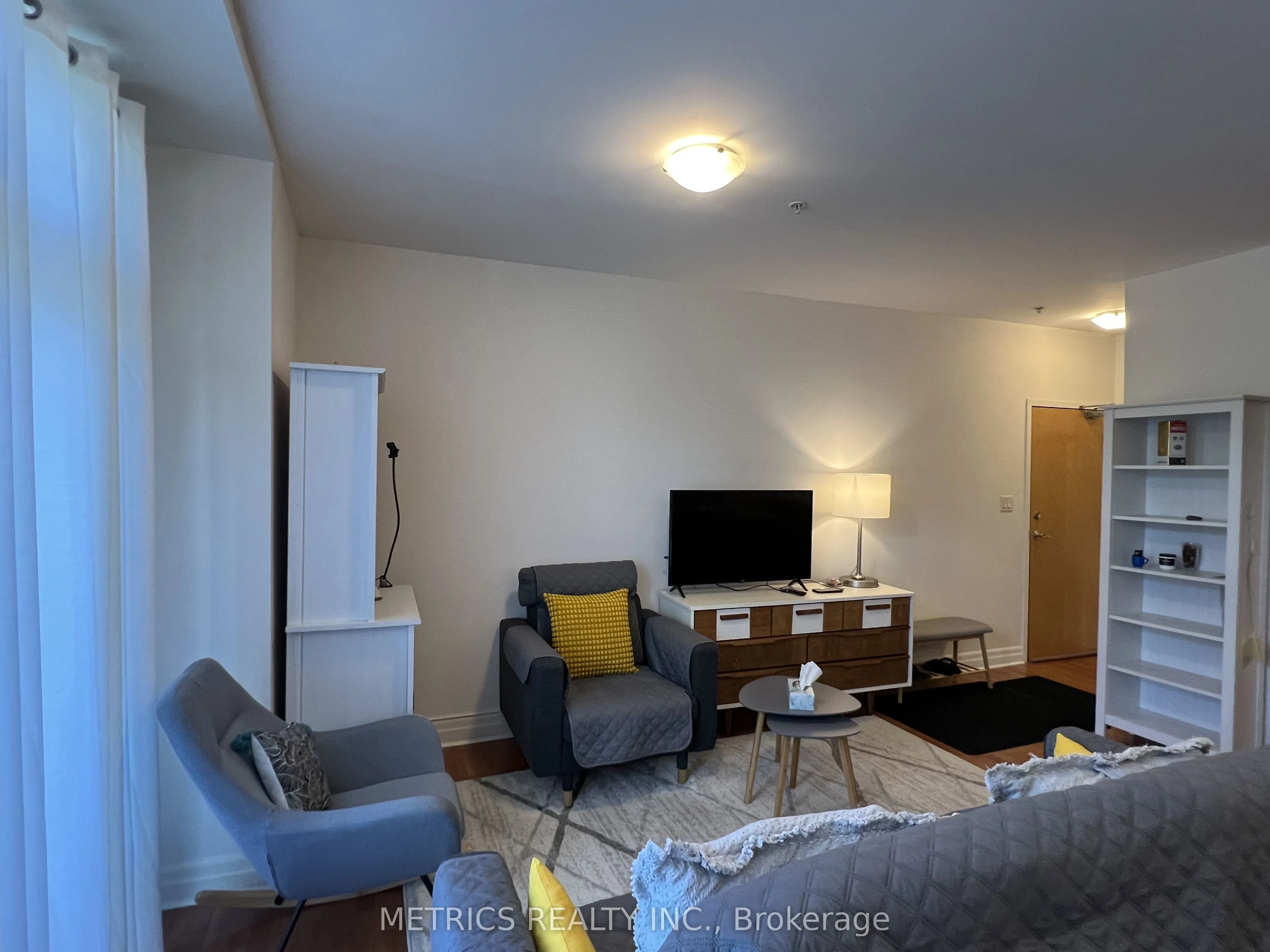 459 Kerr Street, #201