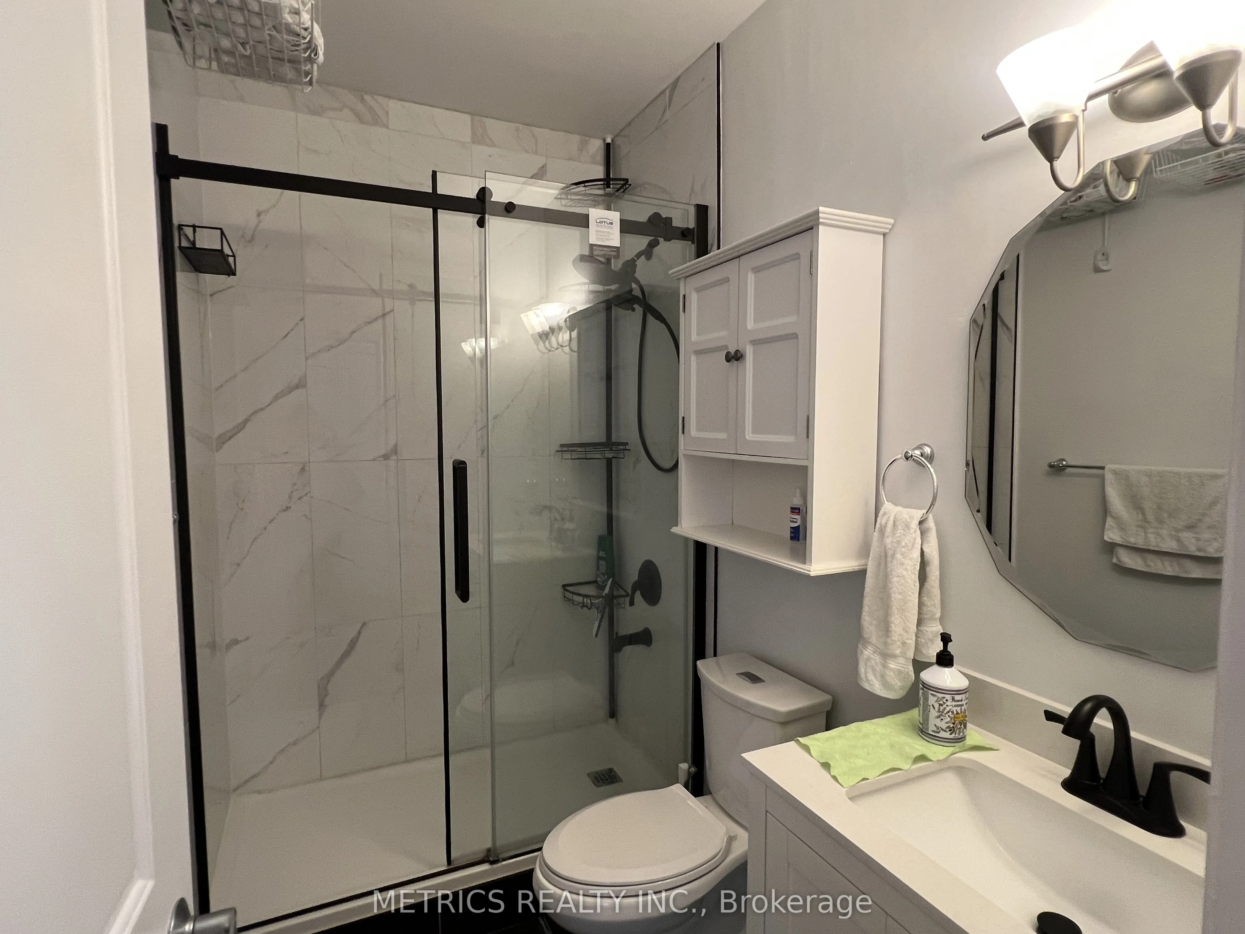 459 Kerr Street, #201