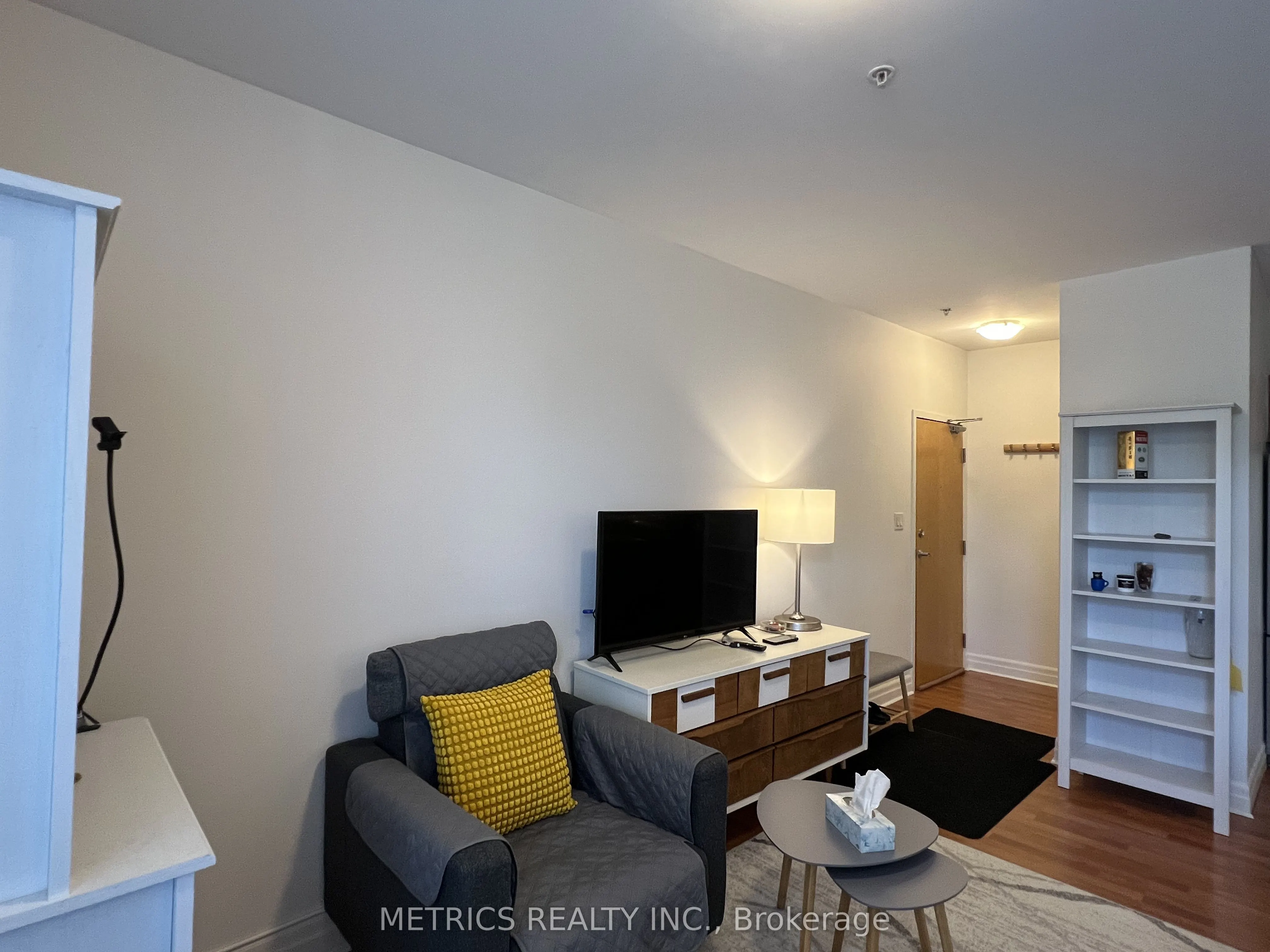 459 Kerr Street, #201