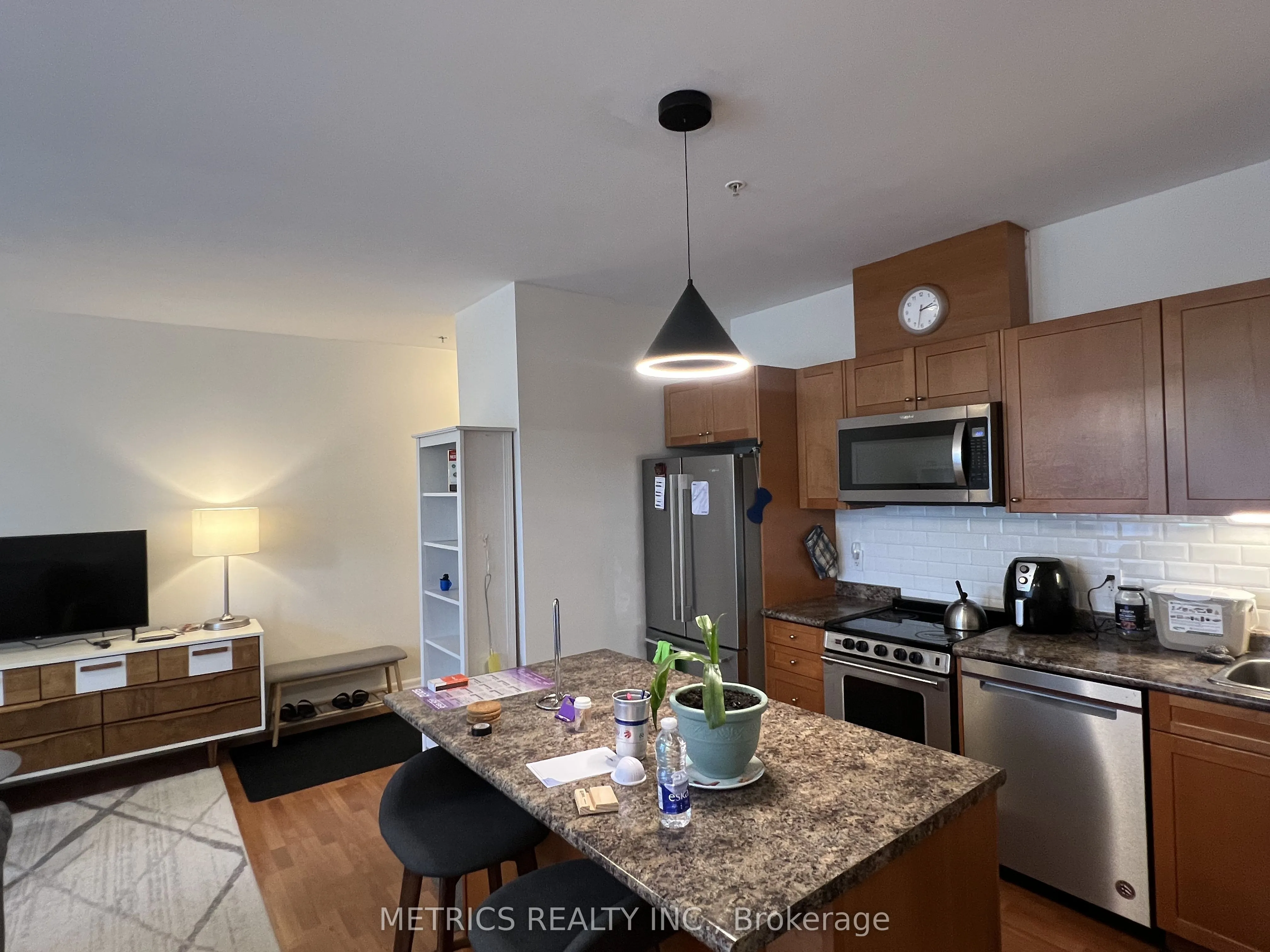 459 Kerr Street, #201