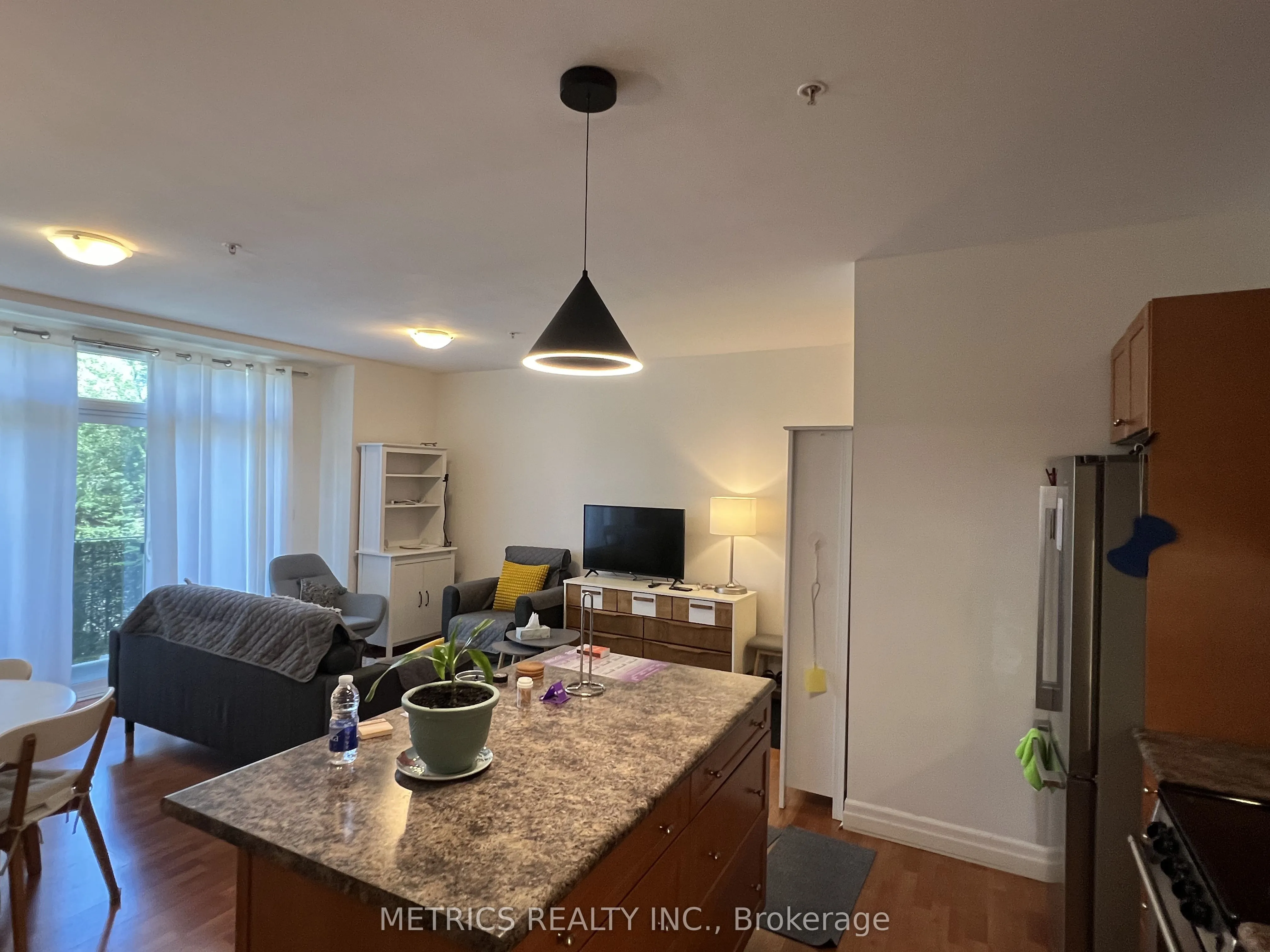 459 Kerr Street, #201