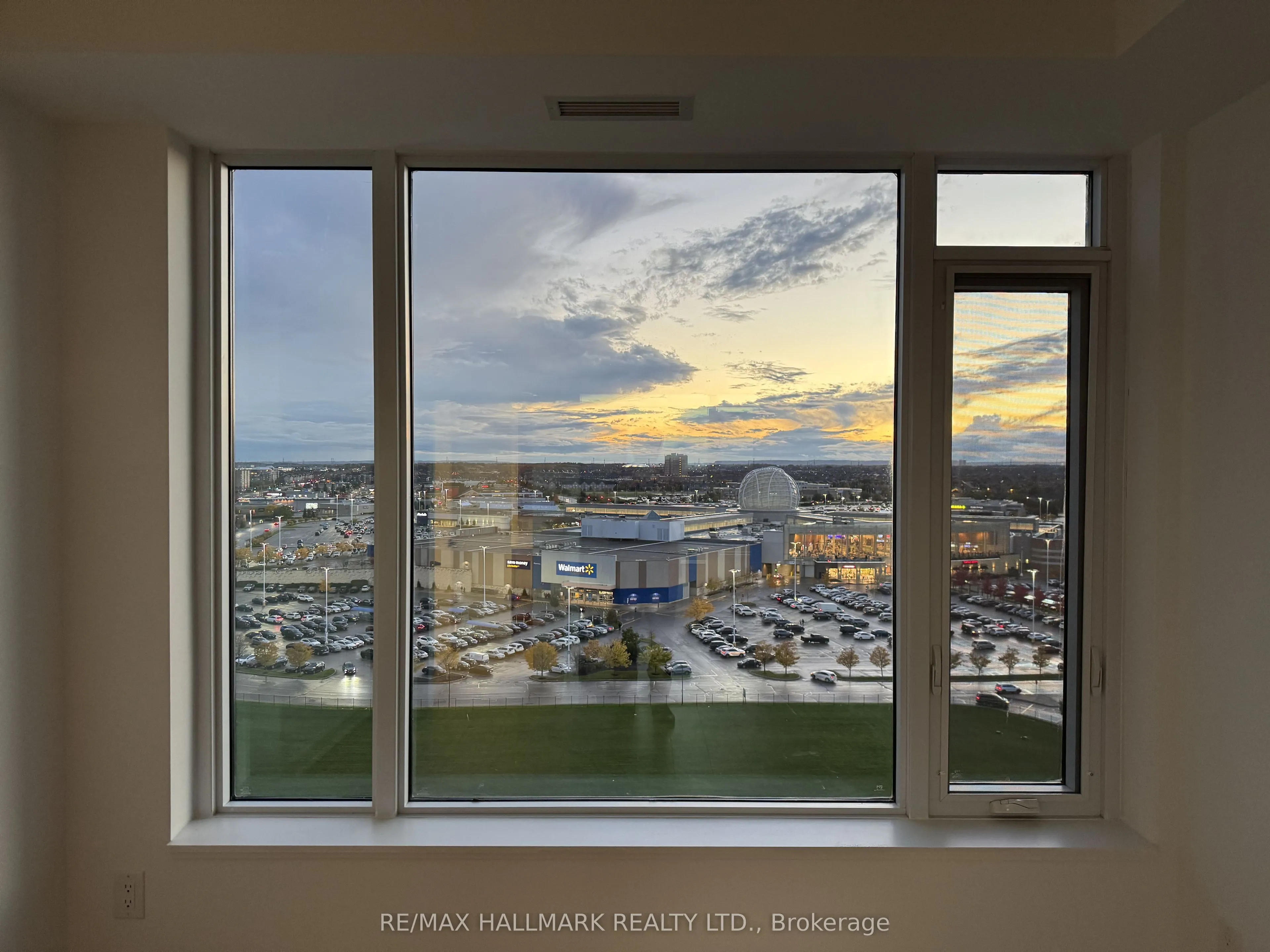 2495 Eglinton Avenue W, #1404