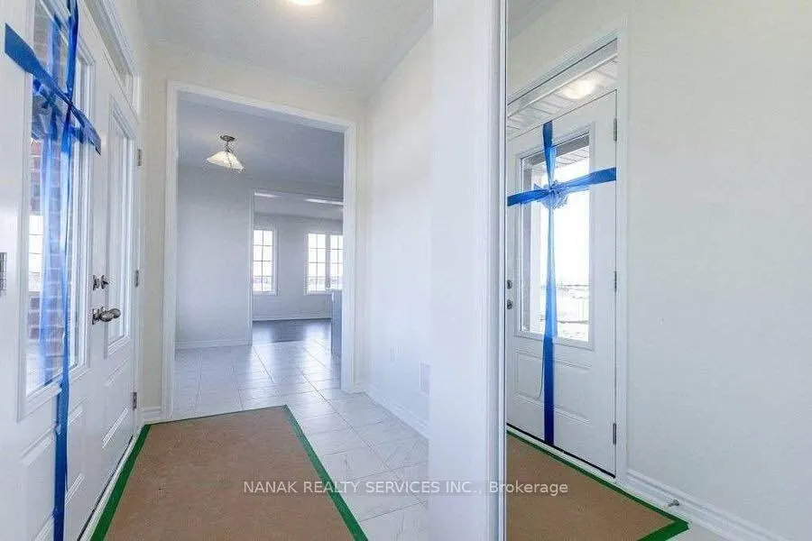 583 Queen Mary Drive, #UPPER