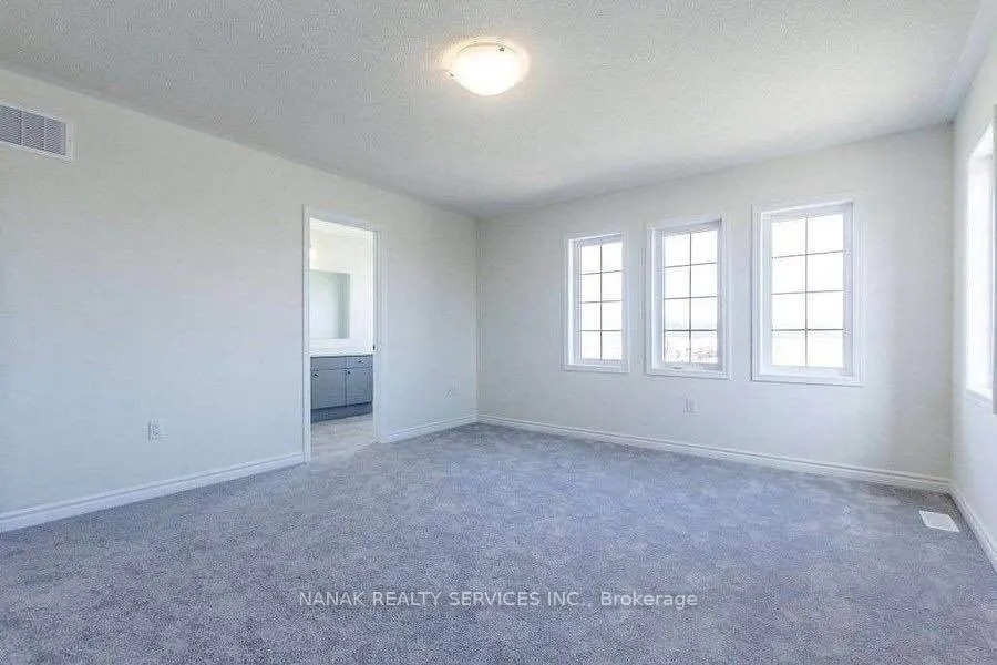 583 Queen Mary Drive, #UPPER