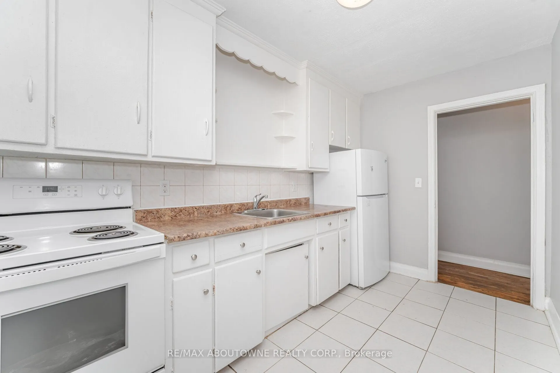 1031 Churchill Avenue E, #3