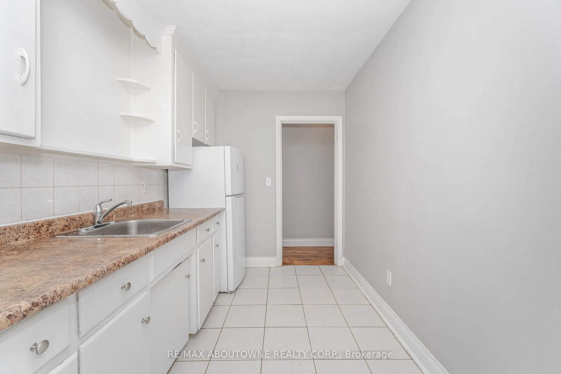 1031 Churchill Avenue E, #3