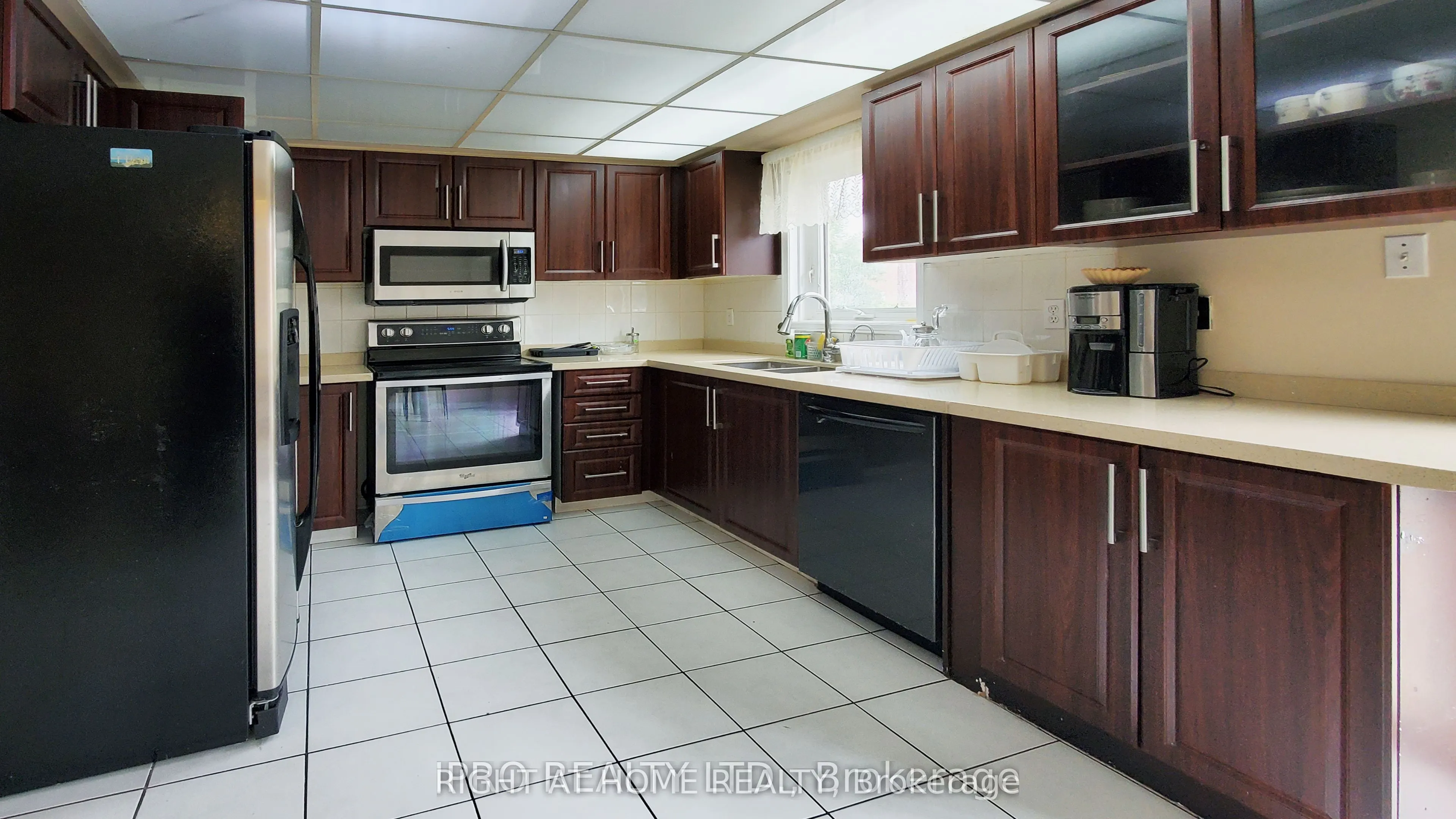 5060 Moulin Rouge Crescent, #Main