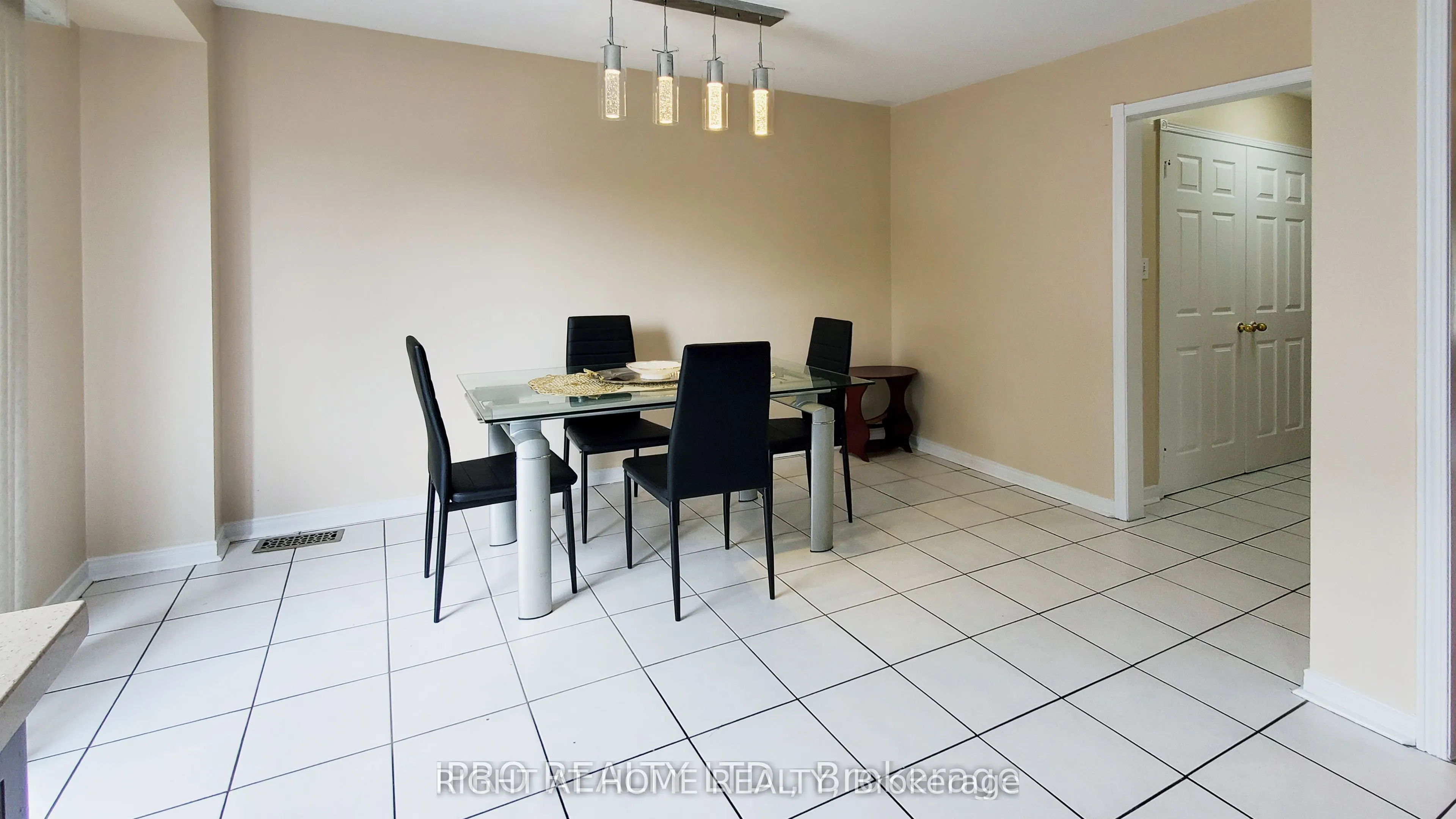 5060 Moulin Rouge Crescent, #Main