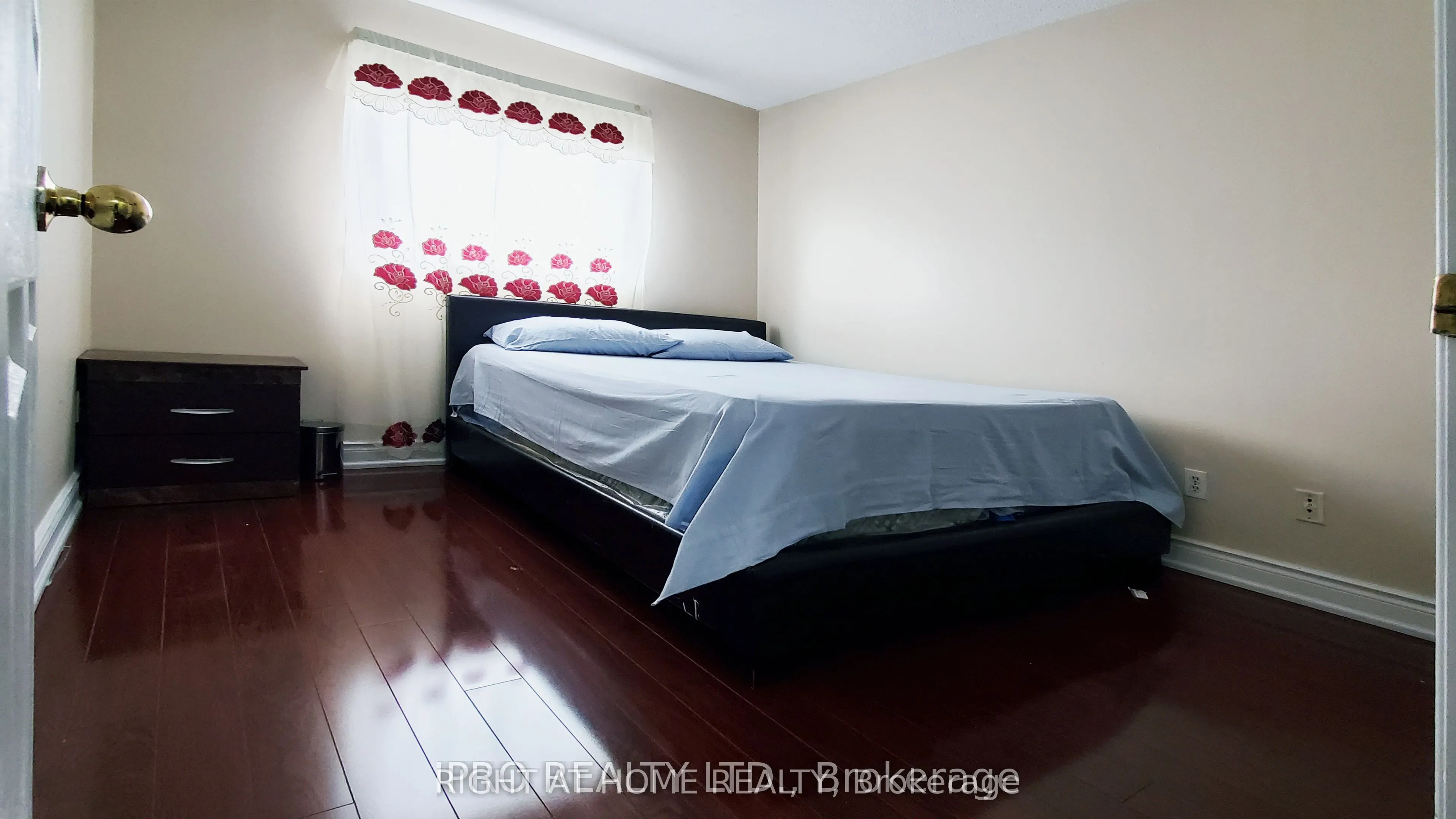 5060 Moulin Rouge Crescent, #Main