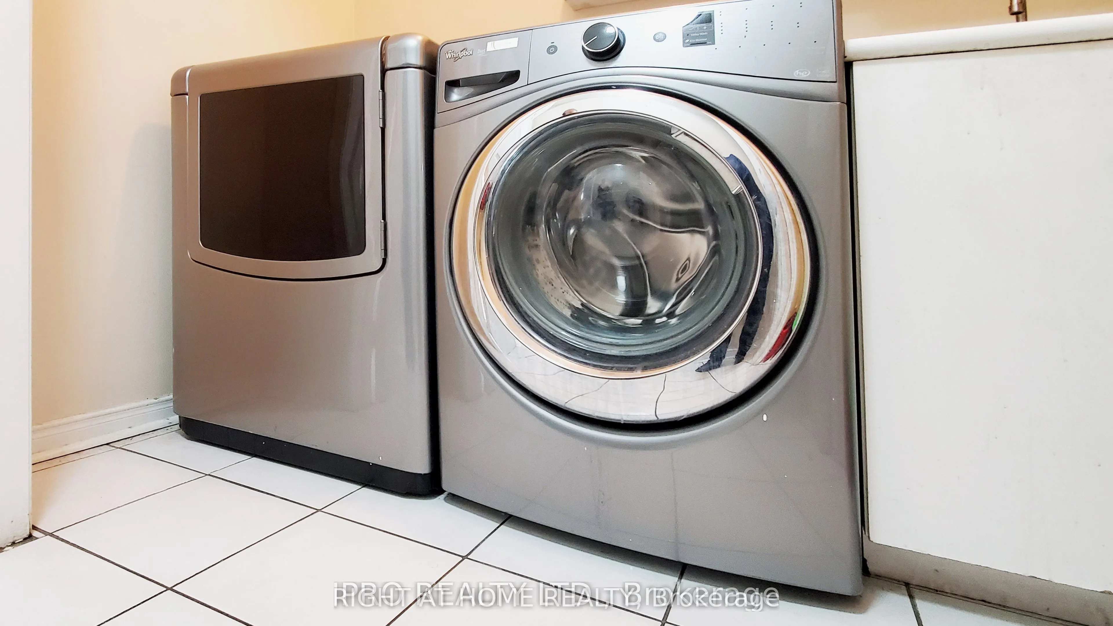 5060 Moulin Rouge Crescent, #Main