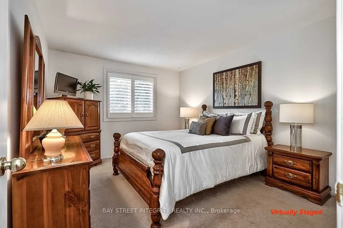 1261 Richards Crescent