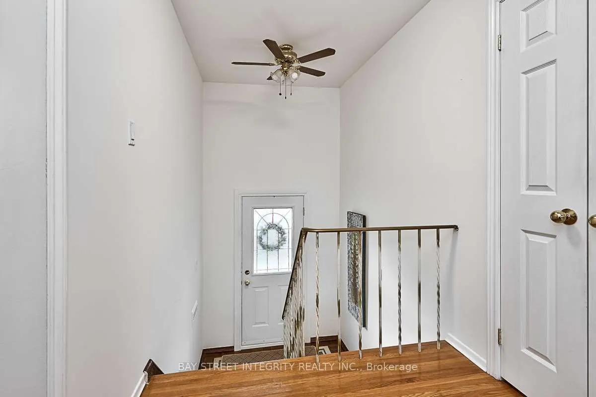 1261 Richards Crescent