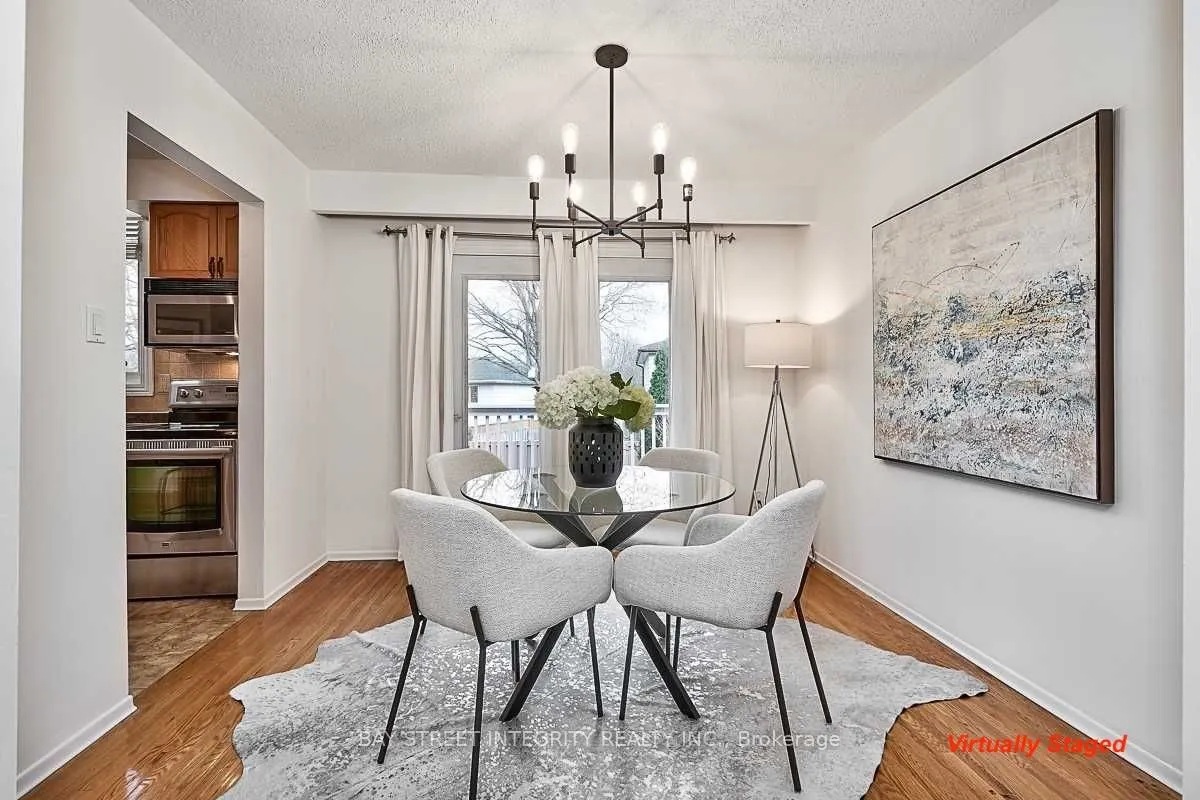 1261 Richards Crescent