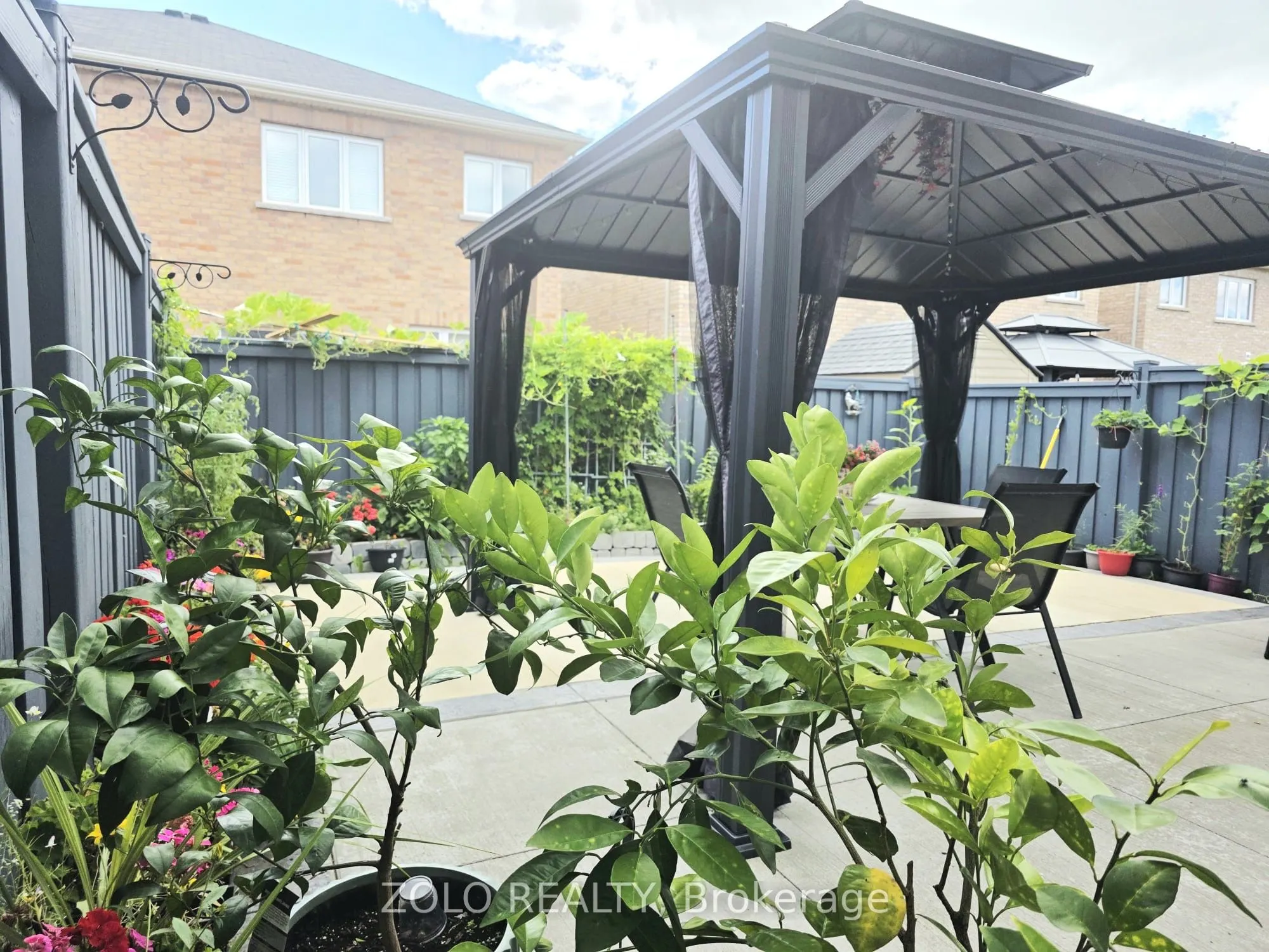 43 Yardley Crescent N