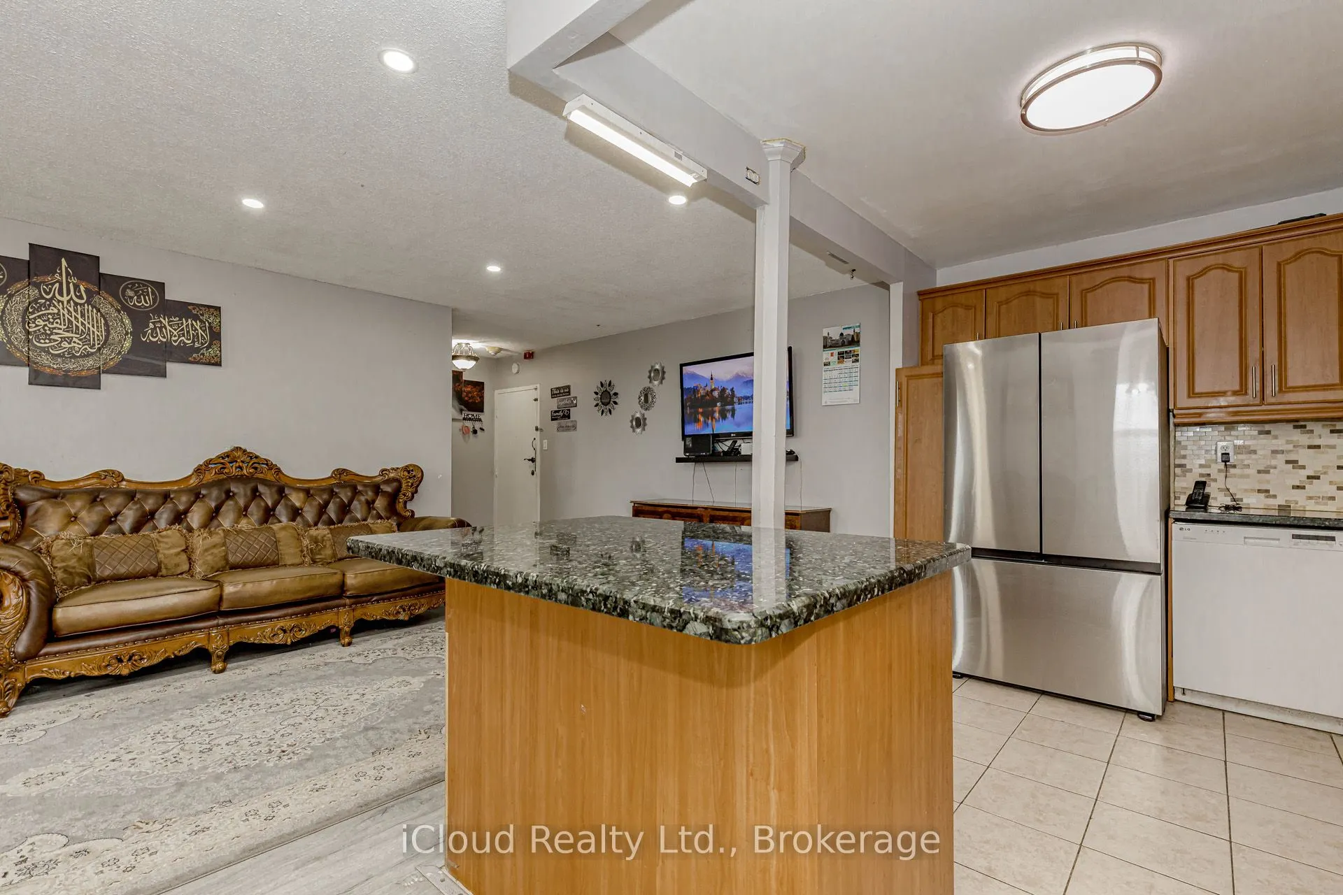 3577 Derry Road E, #502