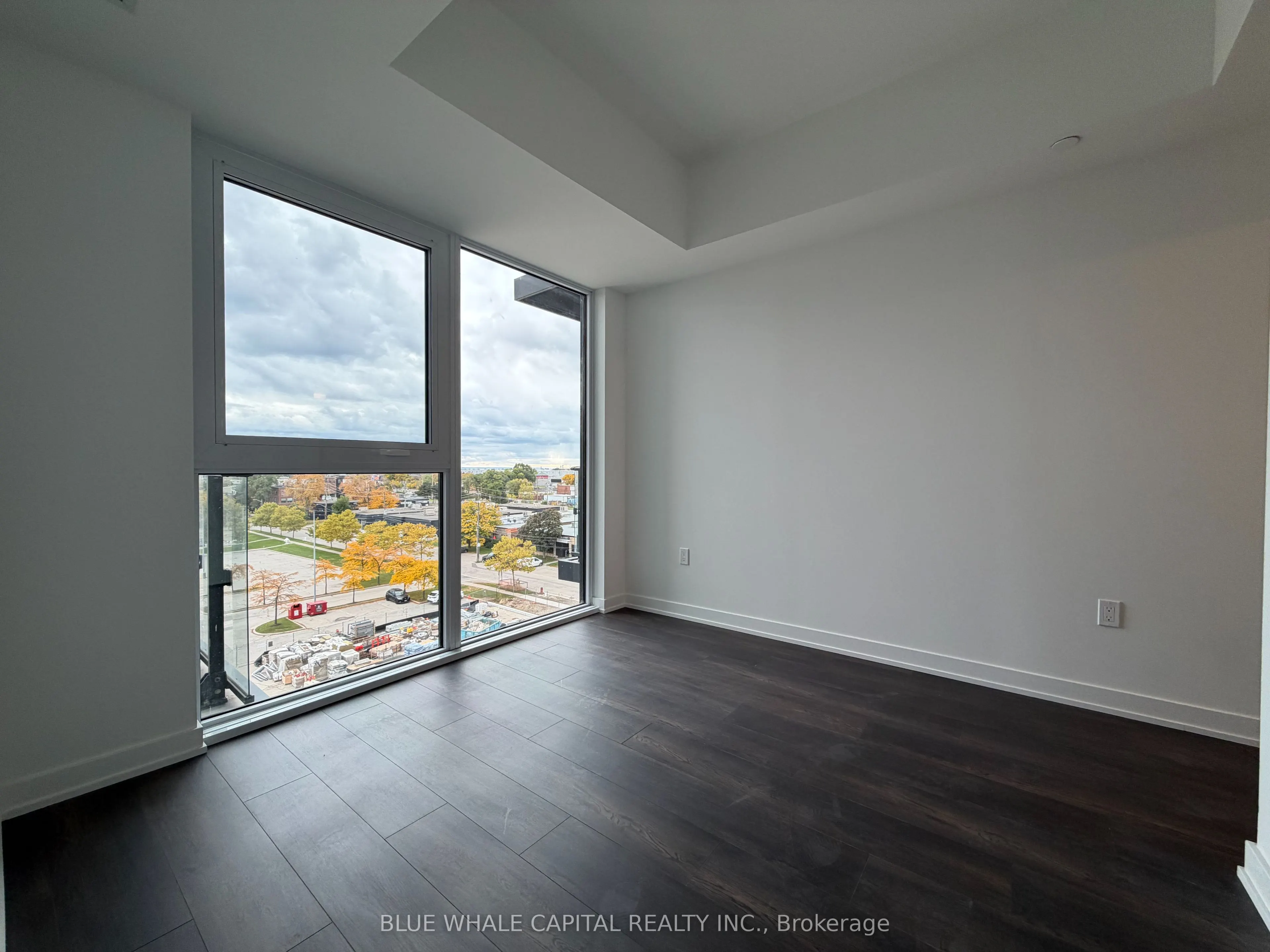 1037 The Queensway, #506