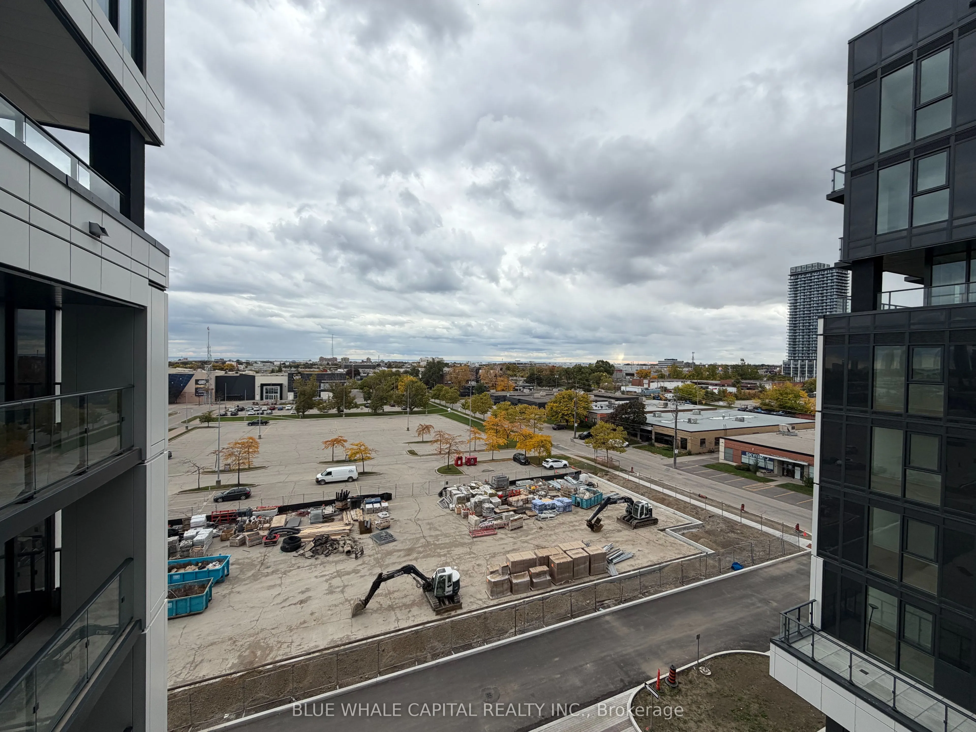 1037 The Queensway, #506