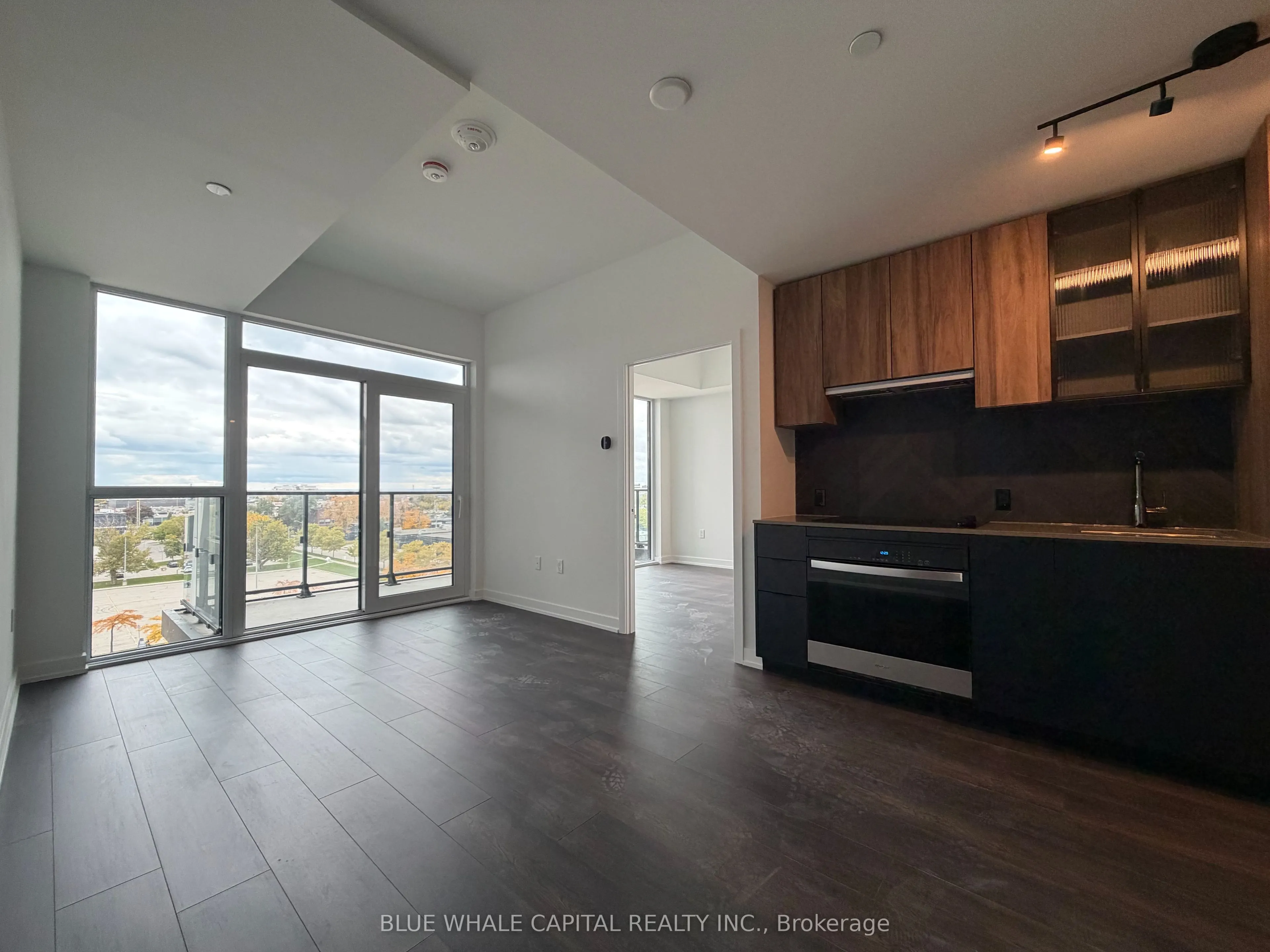 1037 The Queensway, #506