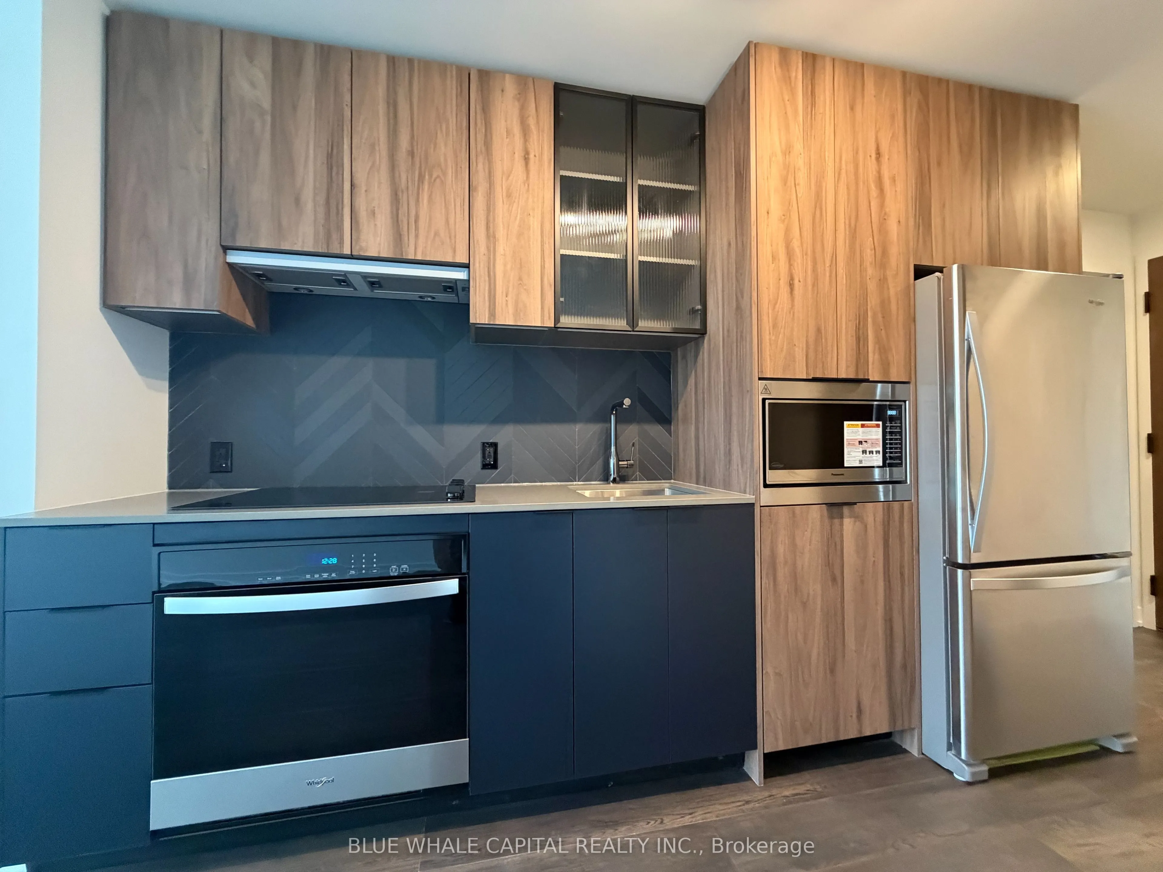 1037 The Queensway, #506