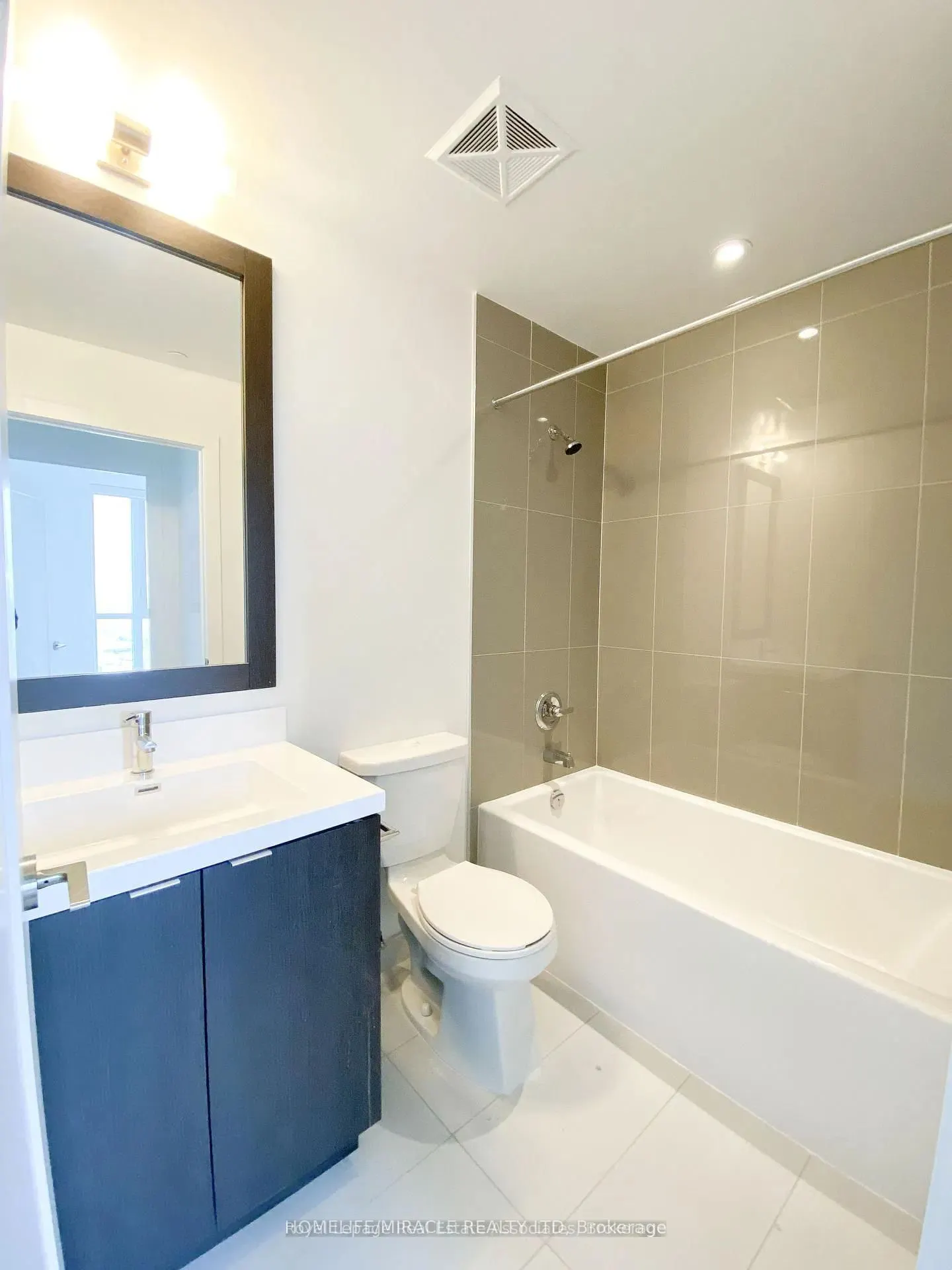 7 Mabelle Avenue, #3510