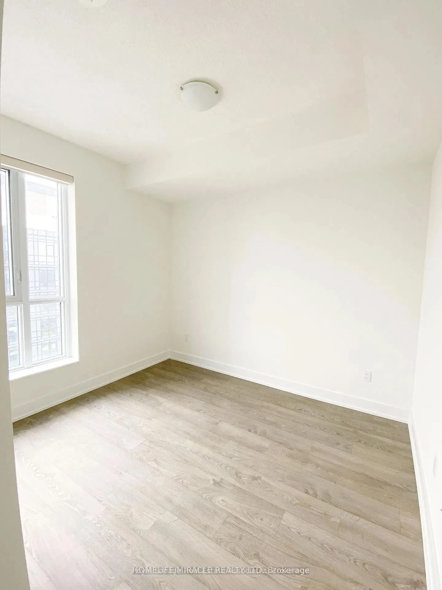 7 Mabelle Avenue, #3510