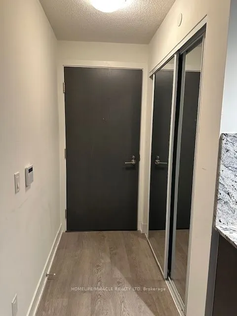 9 Mabelle Avenue, #315