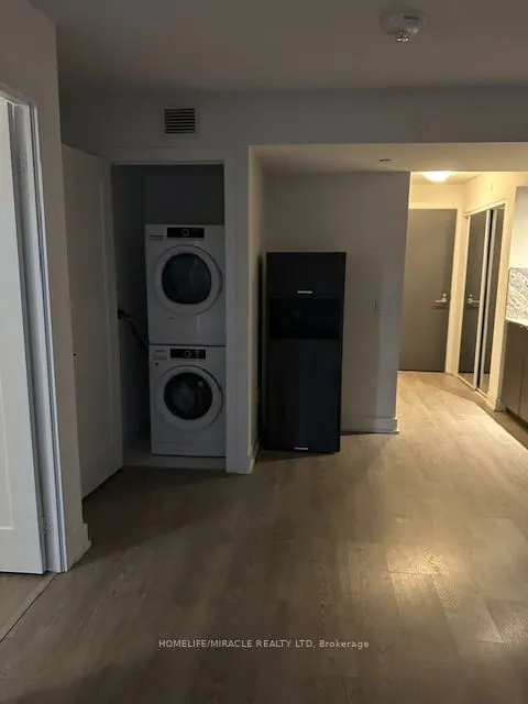 9 Mabelle Avenue, #315