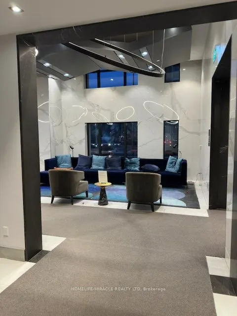 9 Mabelle Avenue, #315