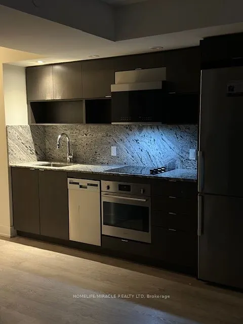 9 Mabelle Avenue, #315