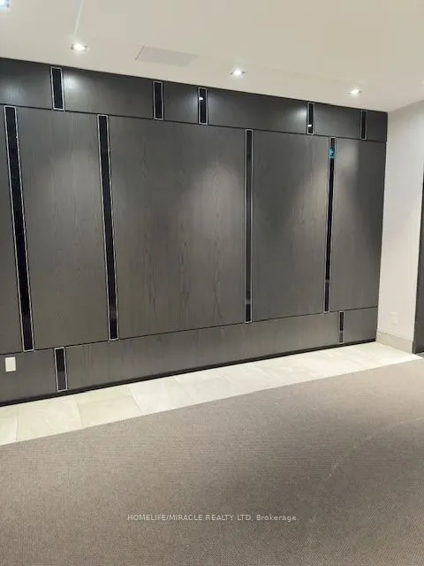 9 Mabelle Avenue, #315