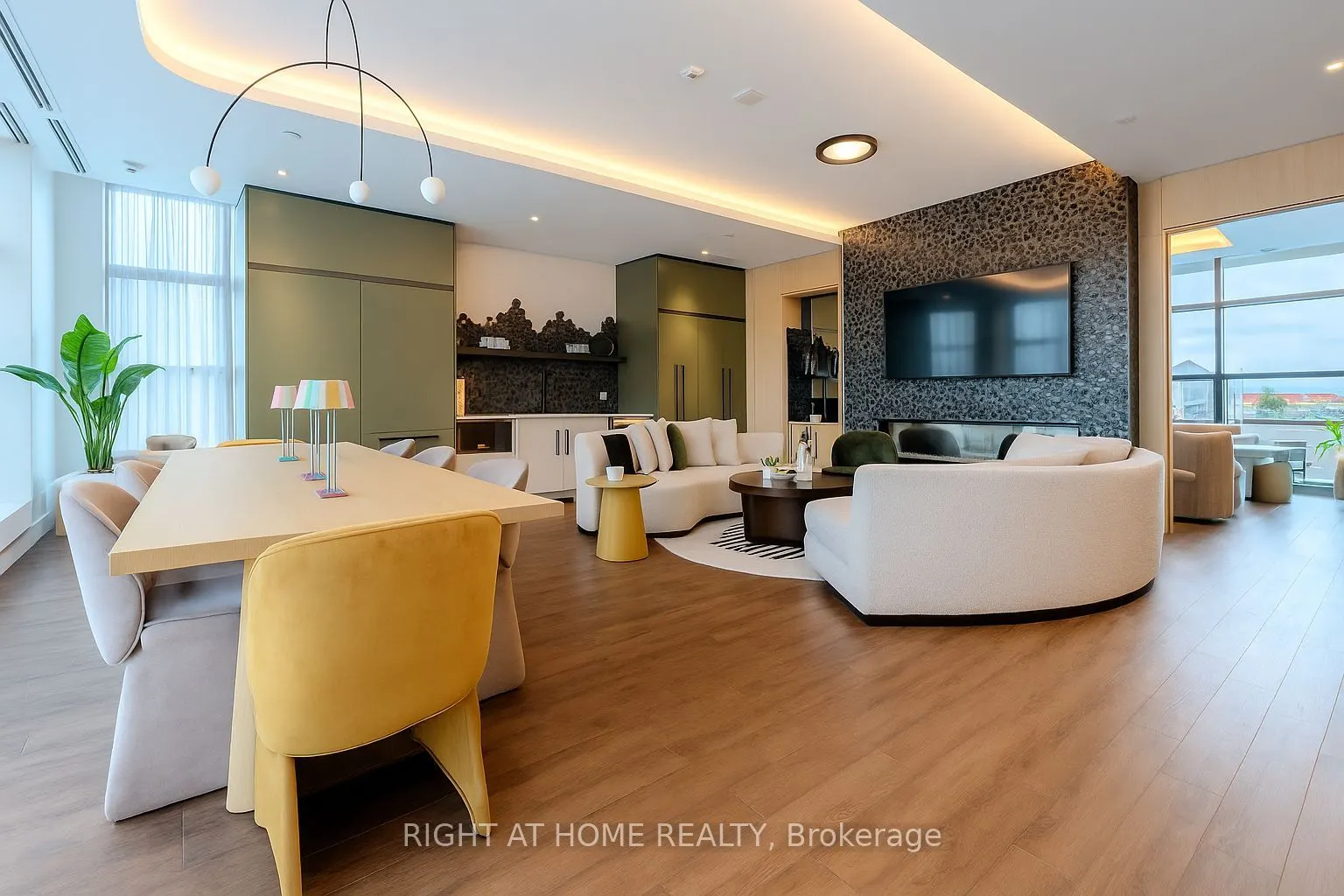 720 Whitlock Avenue, #215