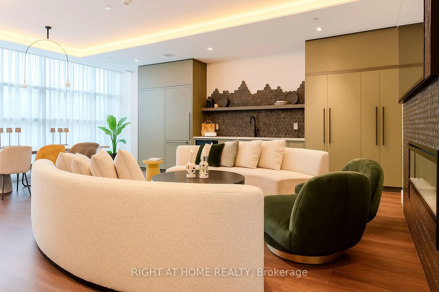 720 Whitlock Avenue, #215