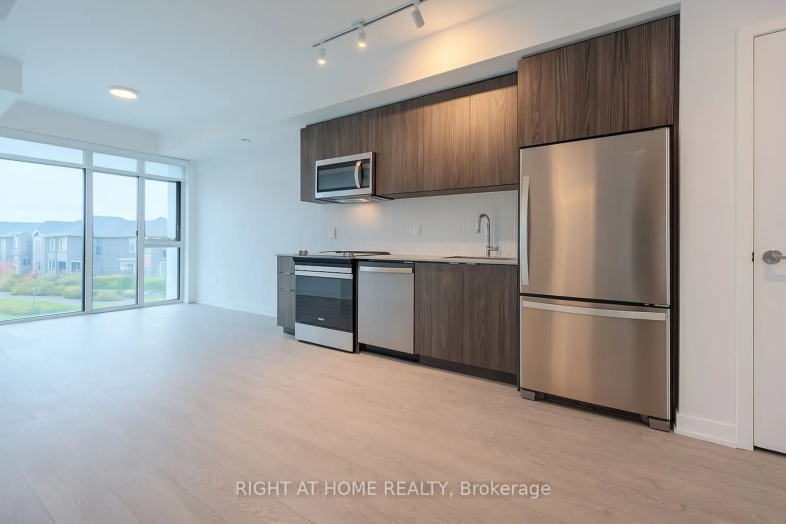 720 Whitlock Avenue, #215