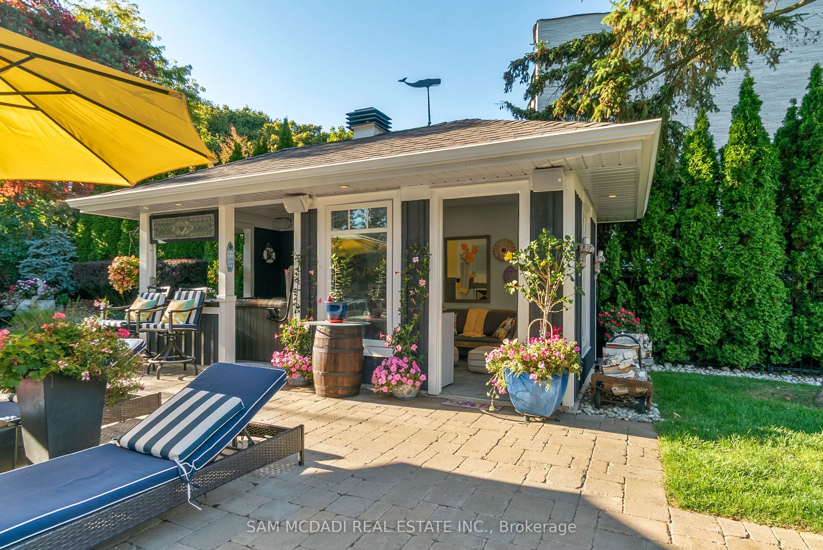 1522 Glenhill Crescent