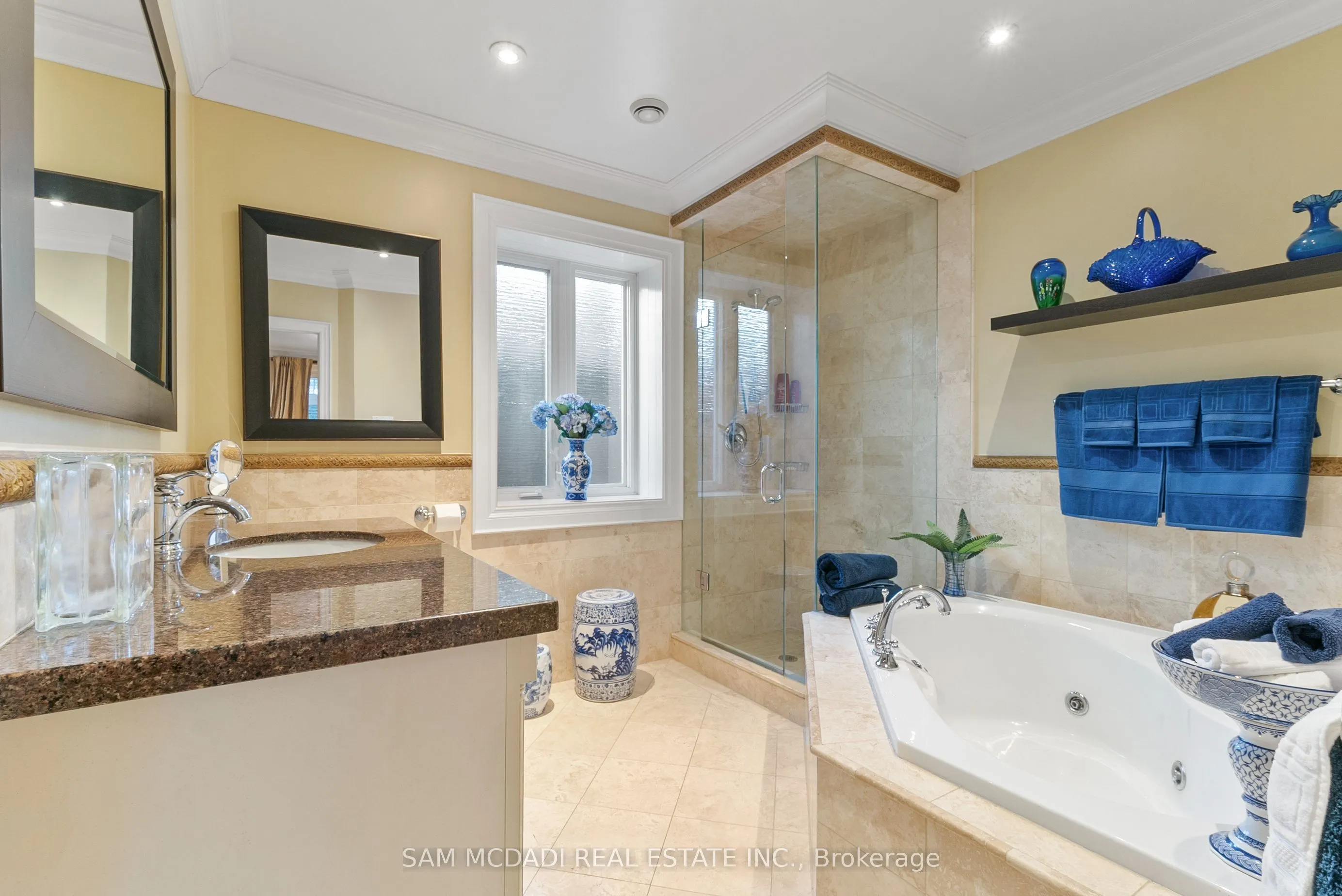 1522 Glenhill Crescent