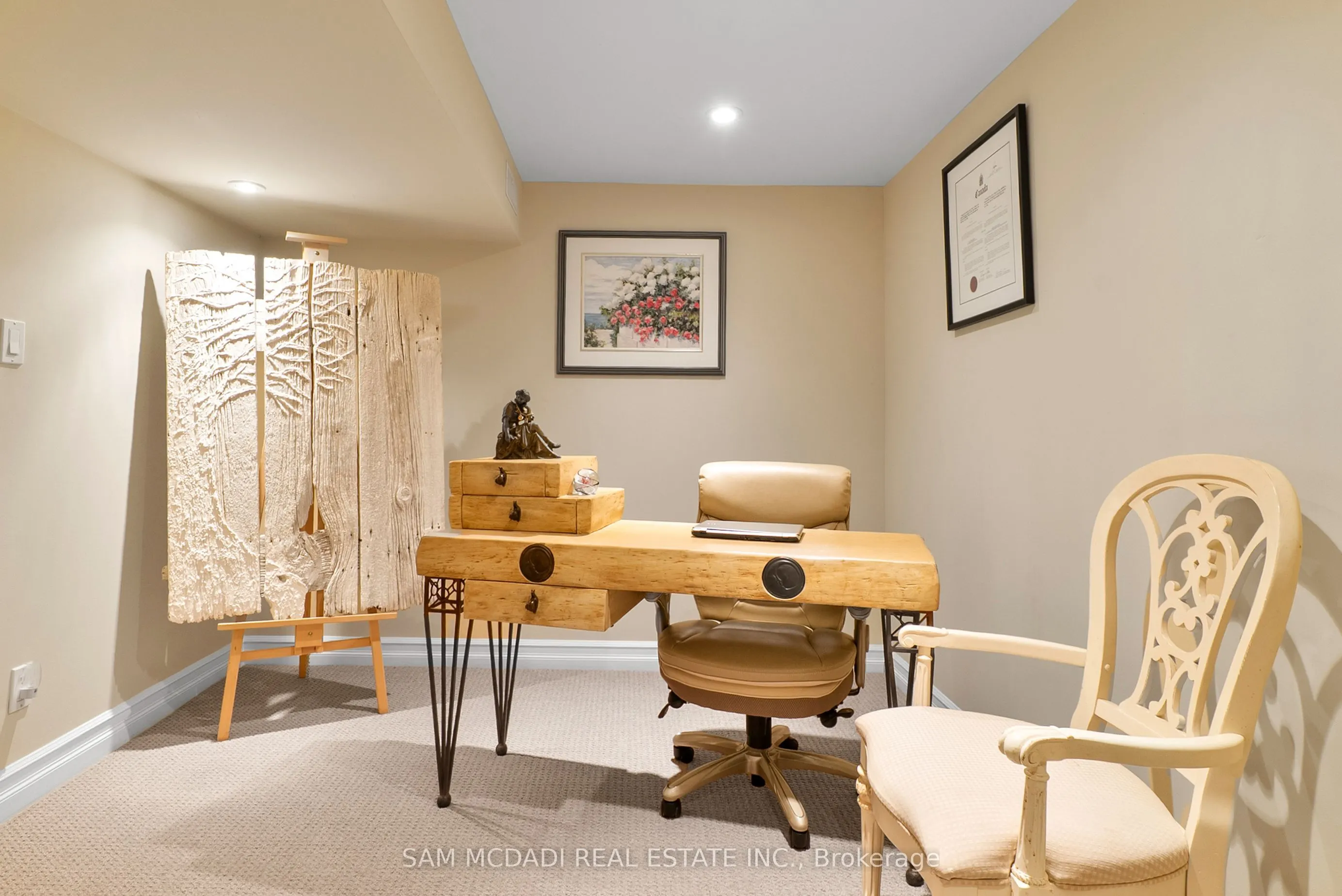 1522 Glenhill Crescent