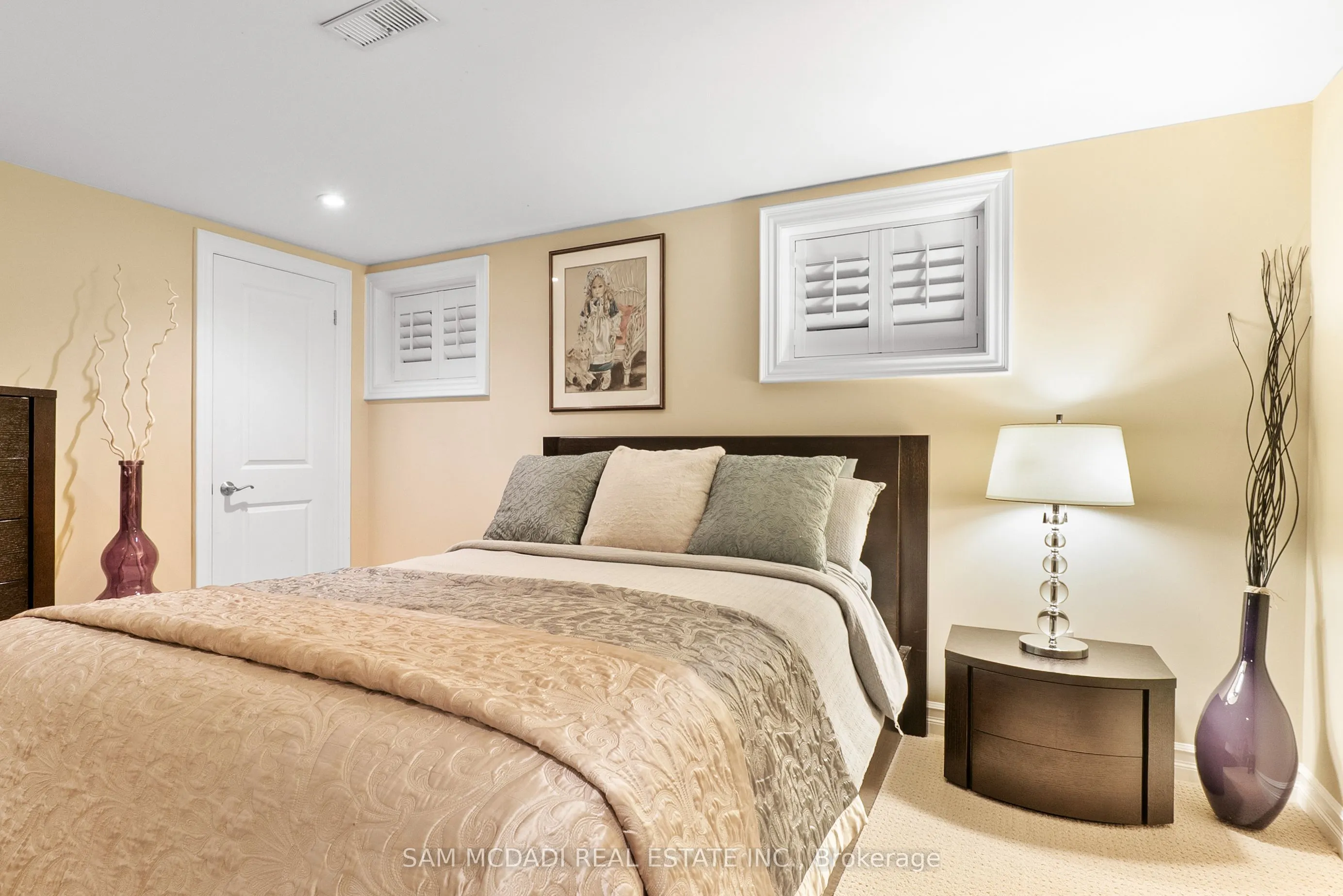 1522 Glenhill Crescent