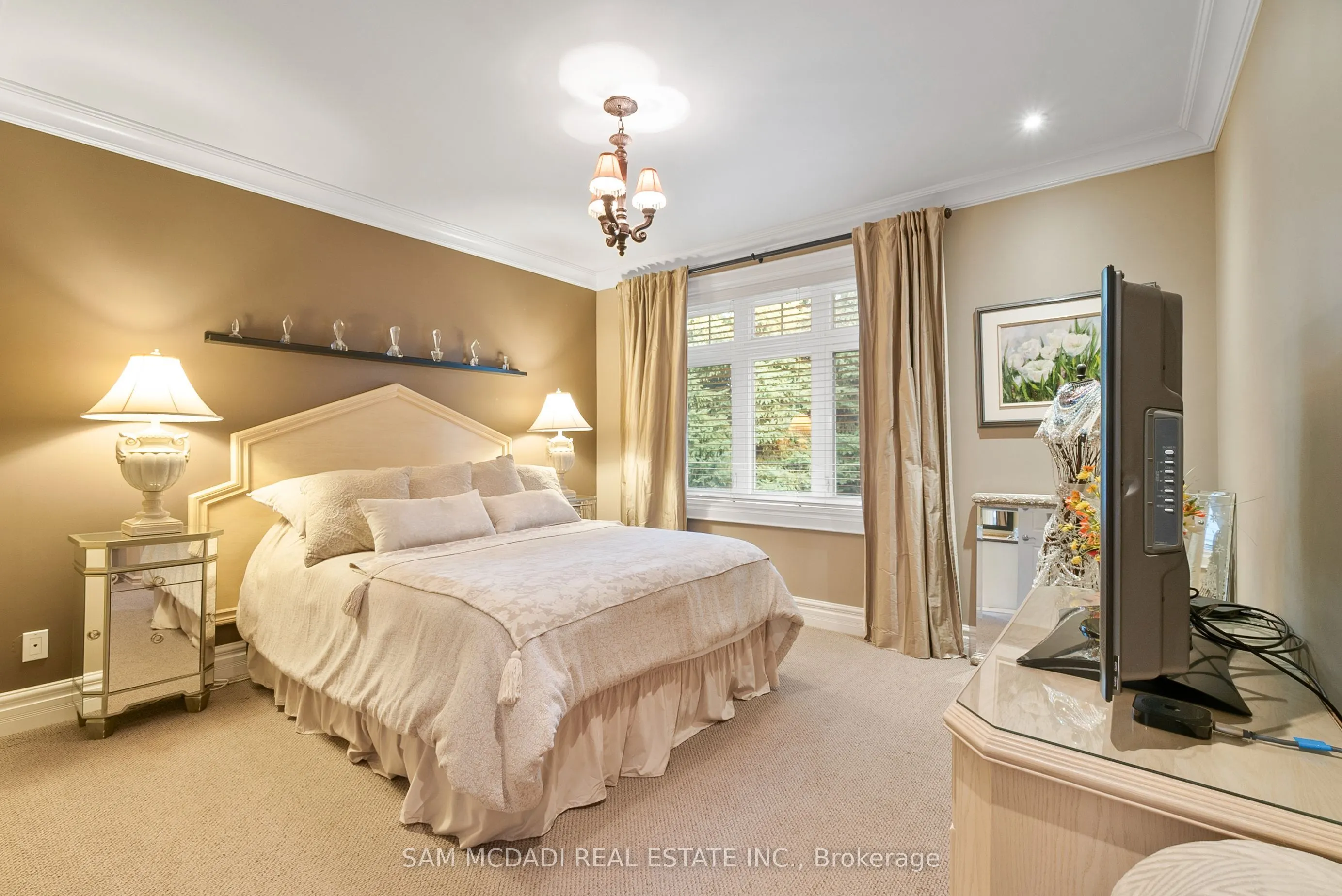 1522 Glenhill Crescent