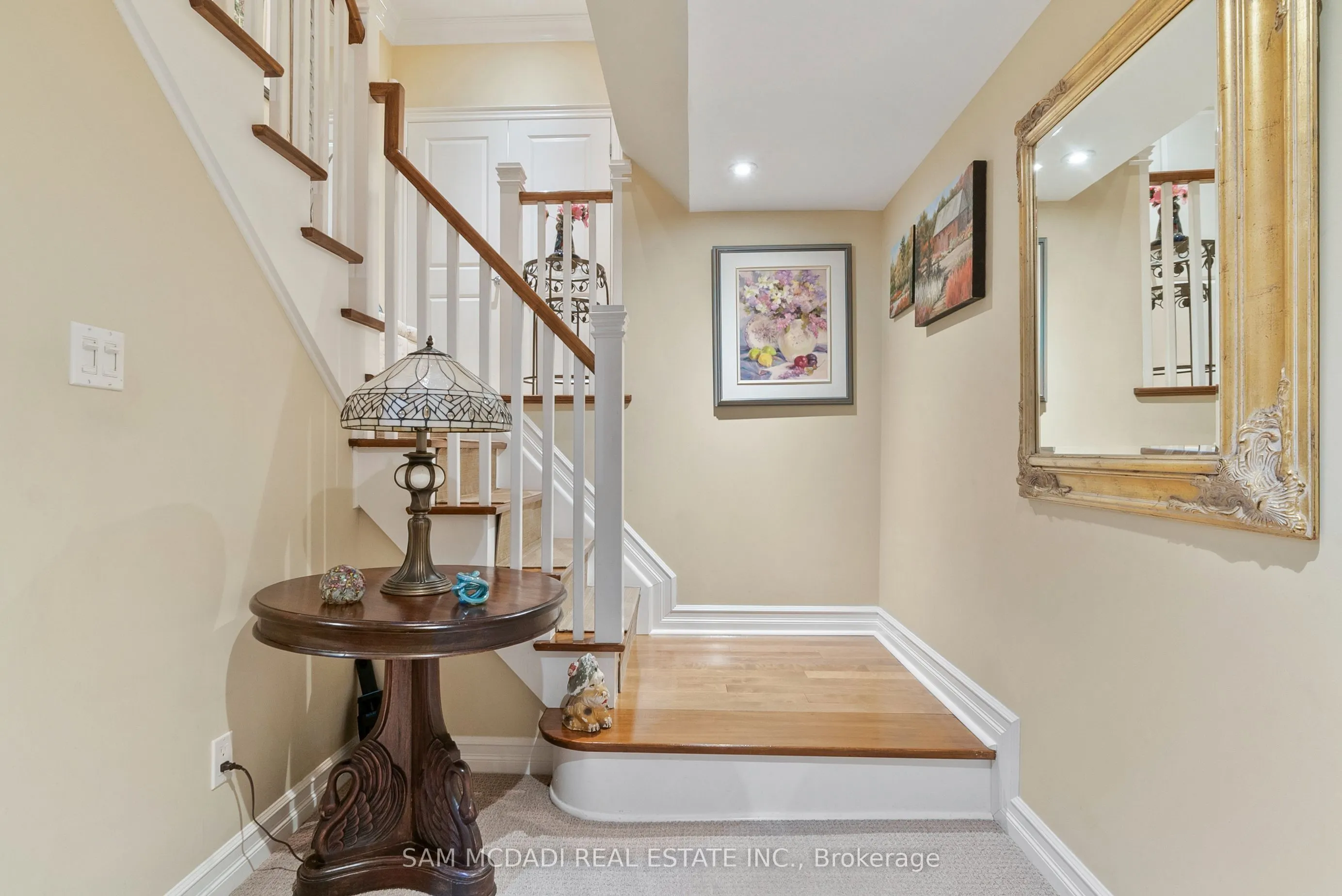 1522 Glenhill Crescent