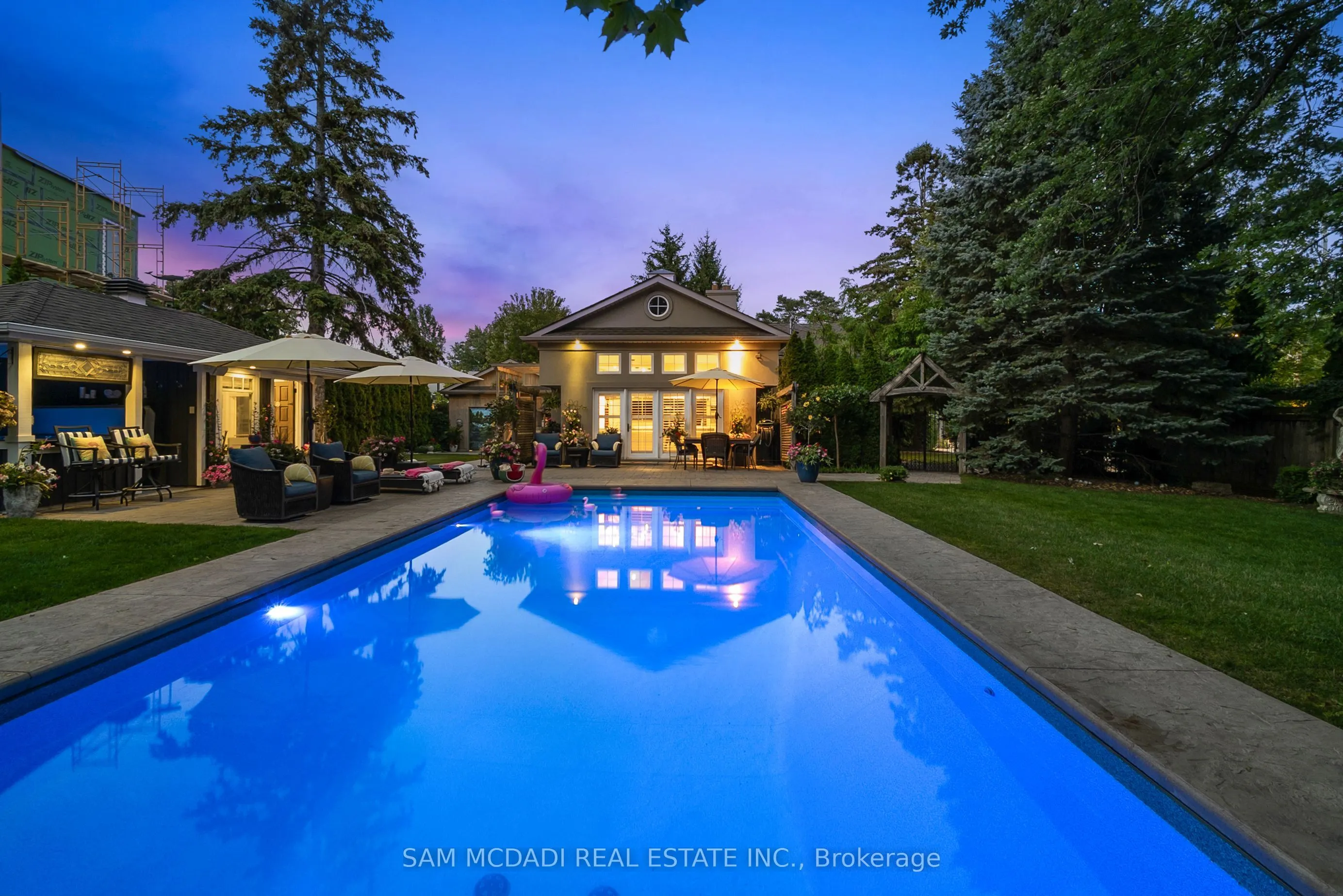 1522 Glenhill Crescent