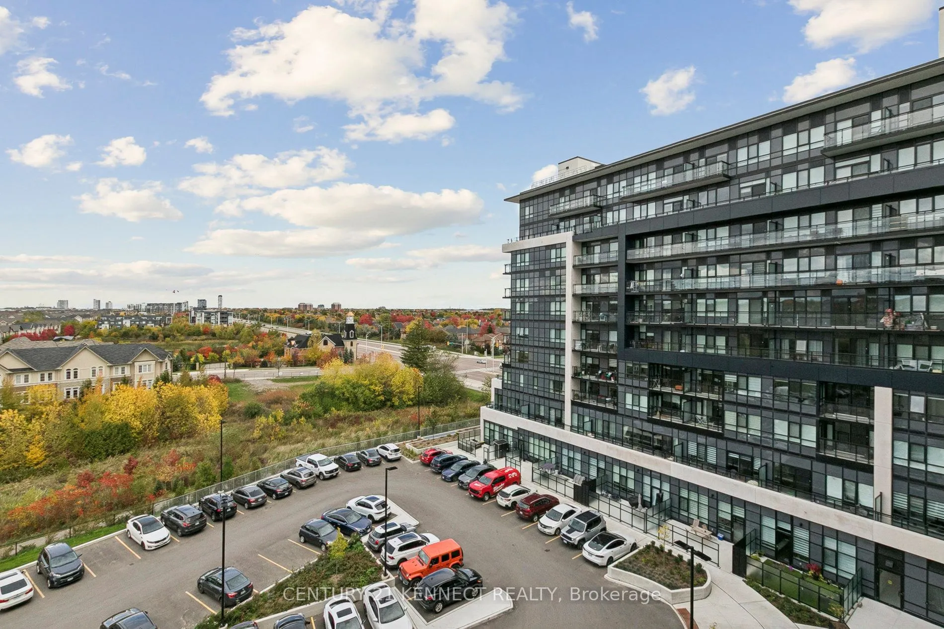 395 Dundas Street W, #628