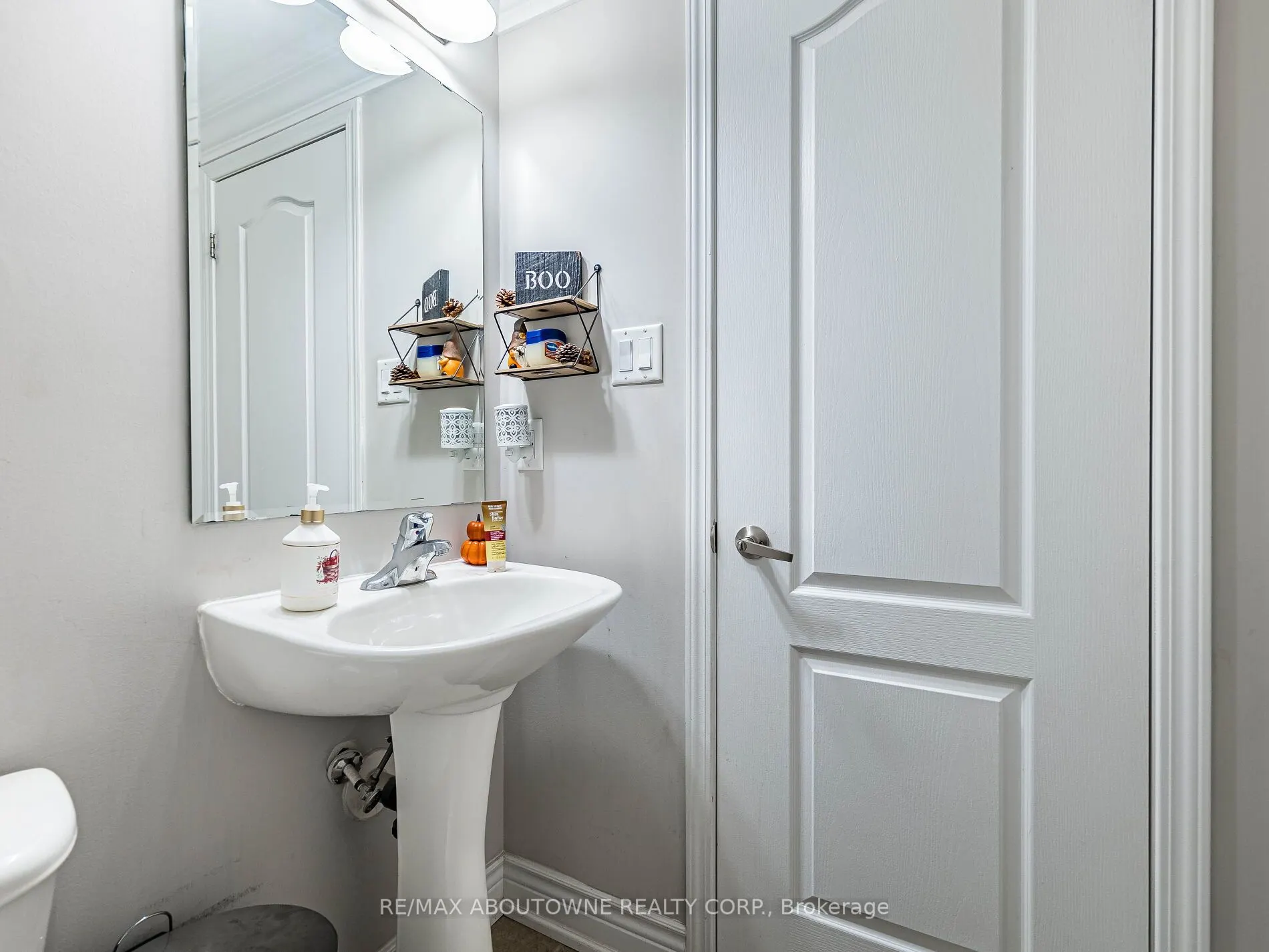 6020 Derry Road, #29