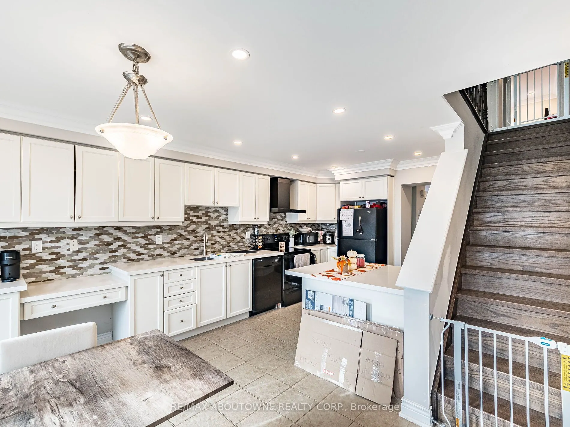 6020 Derry Road, #29