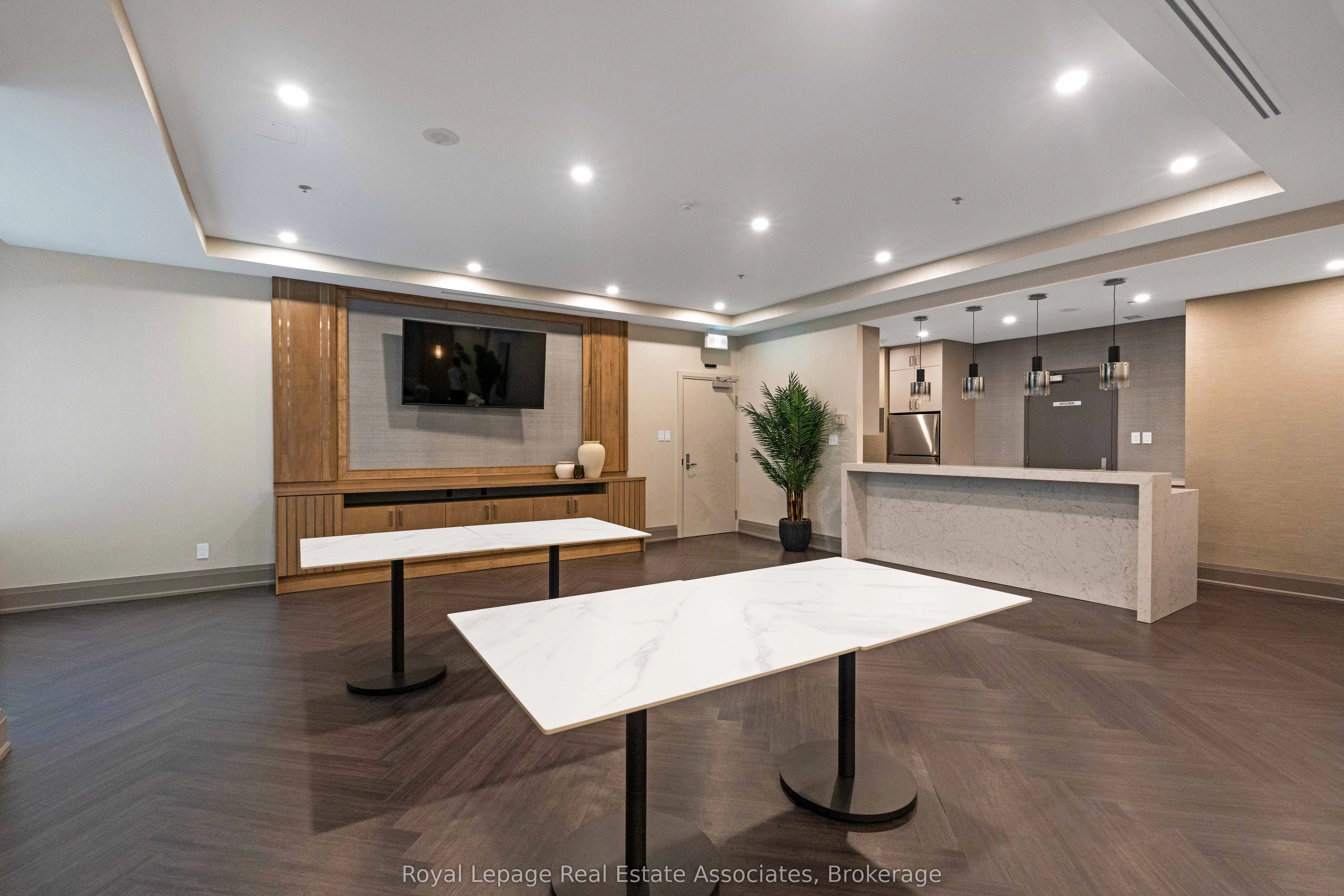 3515 Kariya Drive, #1106