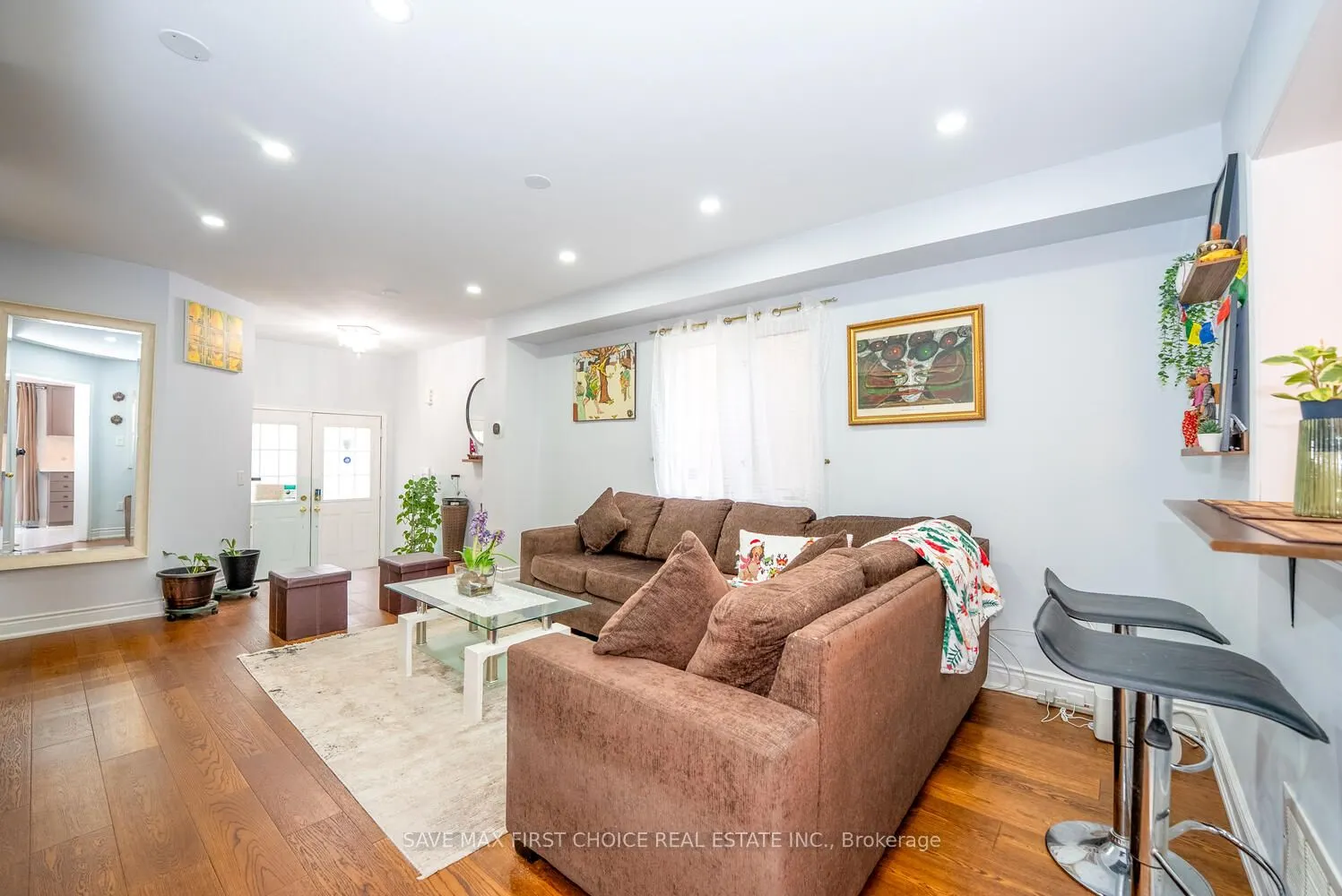 939 Tambourine Terrace