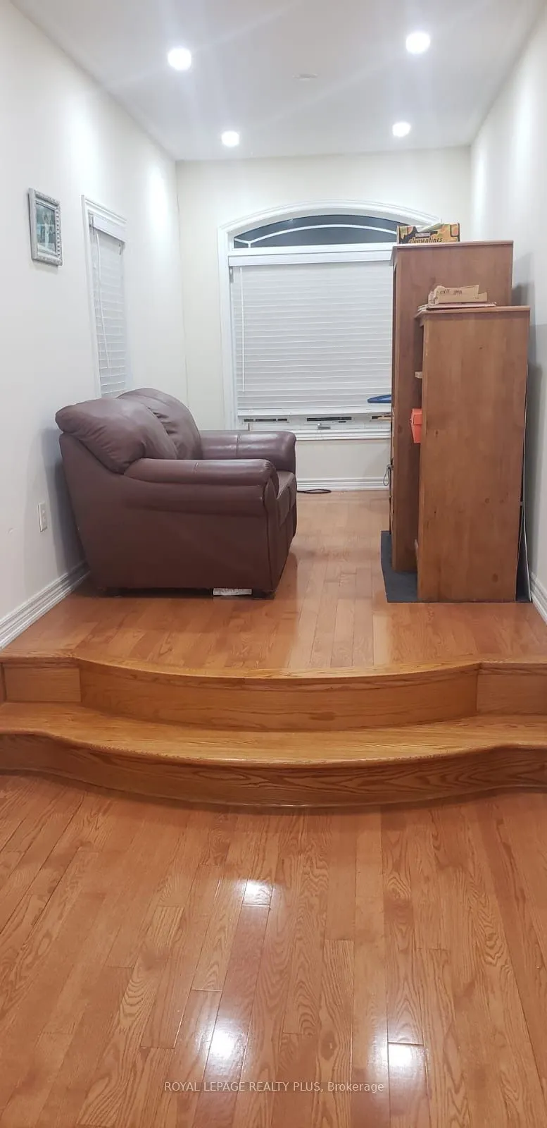 135 Earlsbridge Boulevard